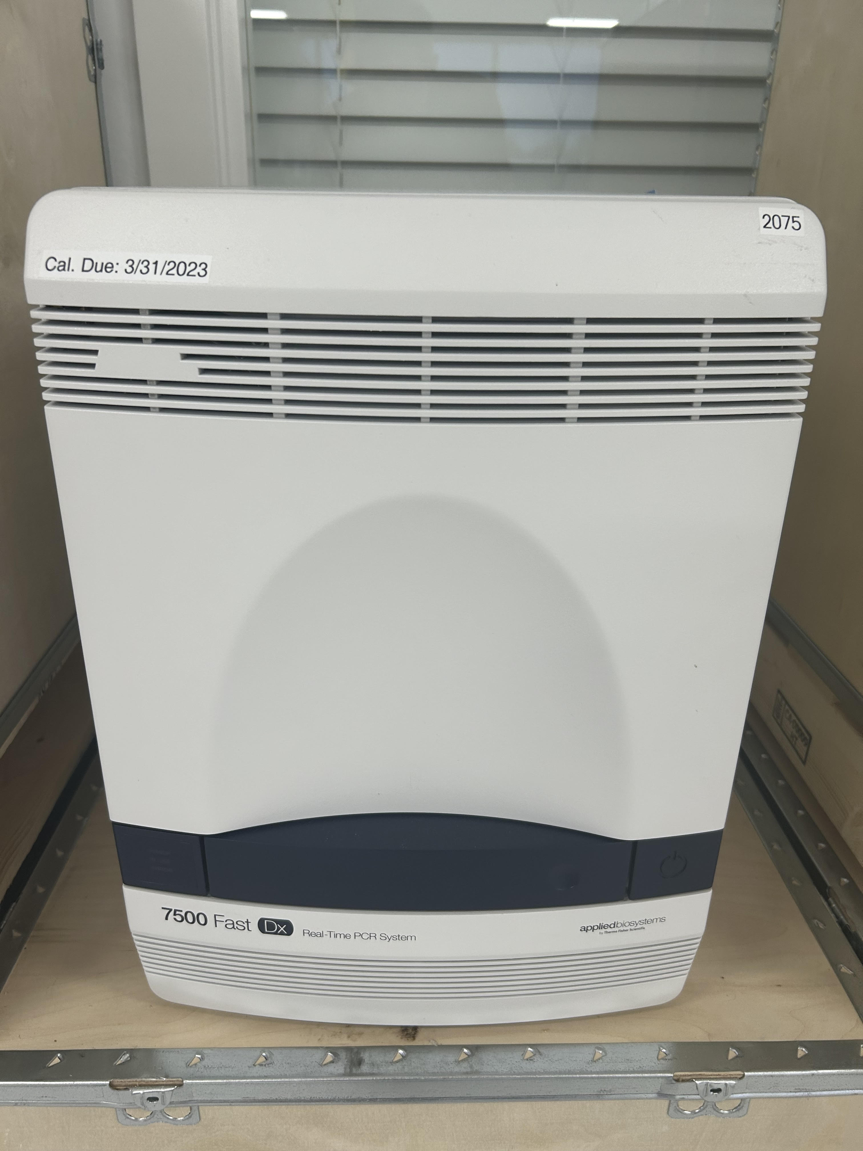 Applied BioSystems 7500 Fast Dx Real-Time PCR Instrument