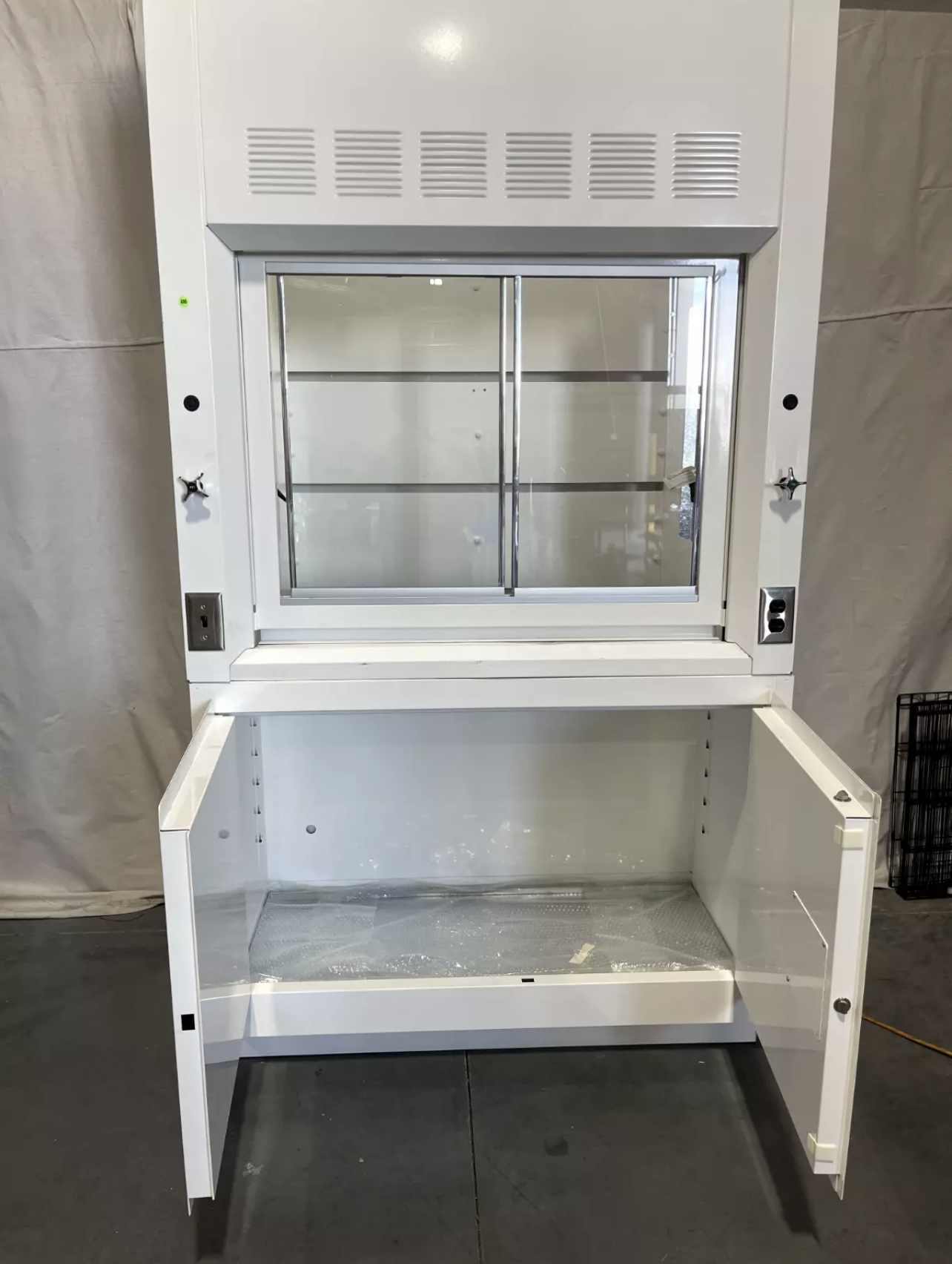 Fisher American 4' Laboratory Fume Hood w/ Fisher American 4" fireproof cabinet 