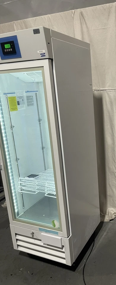 VWR PLUS SERIES GLASS DOOR LABORATORY REFRIGERATOR VWR-HCLP-16