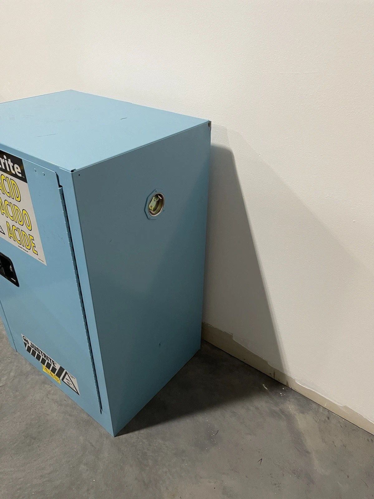 Justrite Acid Self Closing 12 Gallon Single Door