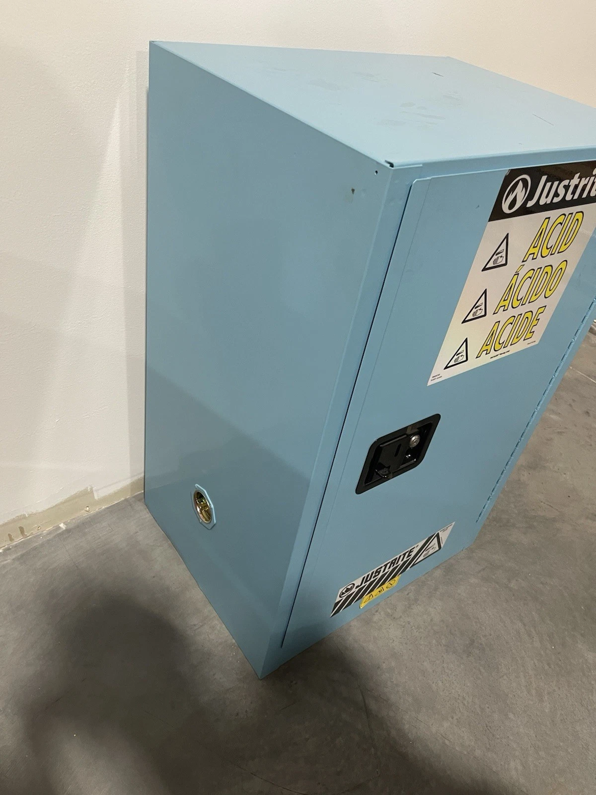 Justrite Acid Self Closing 12 Gallon Single Door