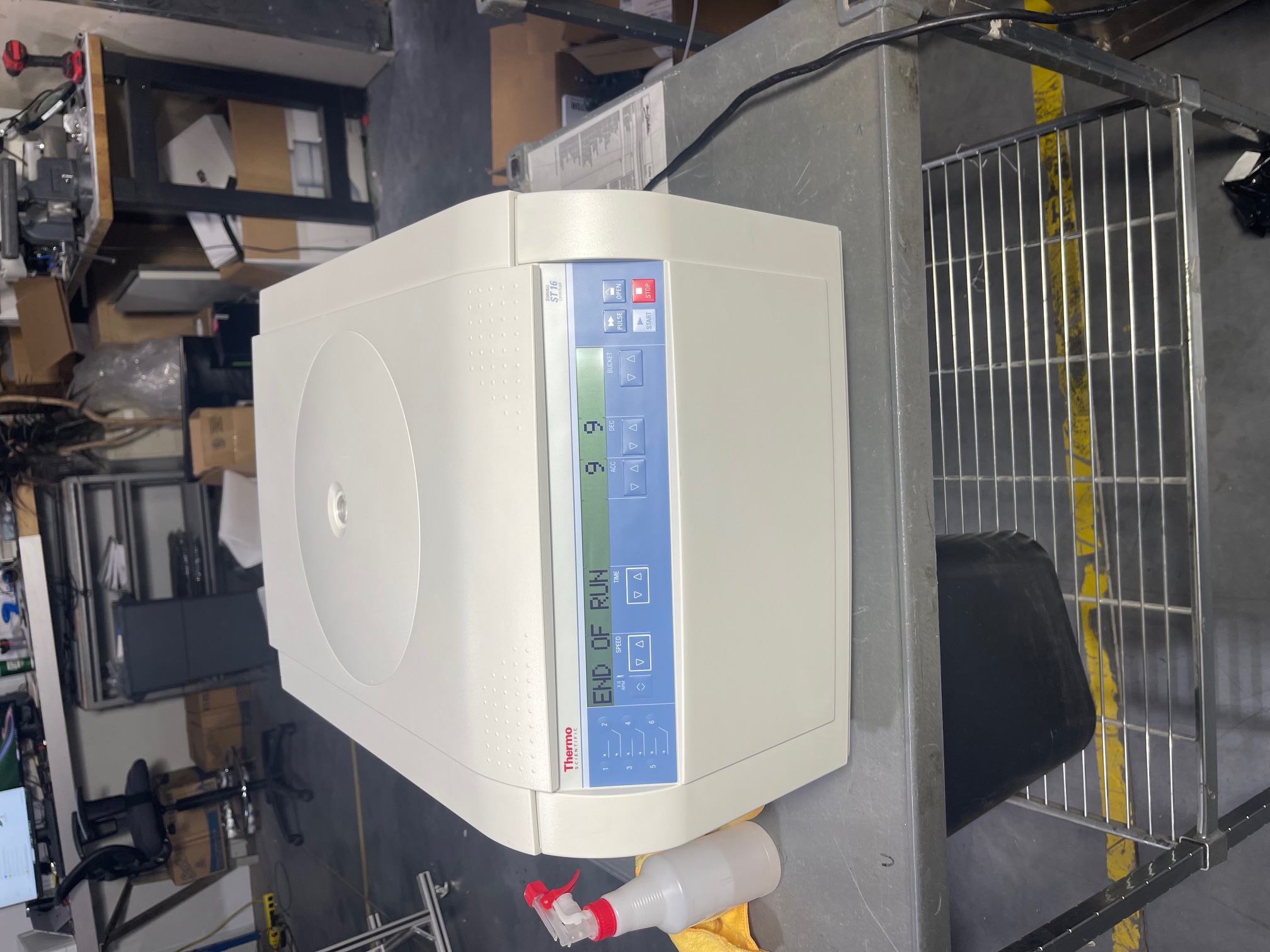 Thermo Sorvall ST16 Benchtop centrifuge