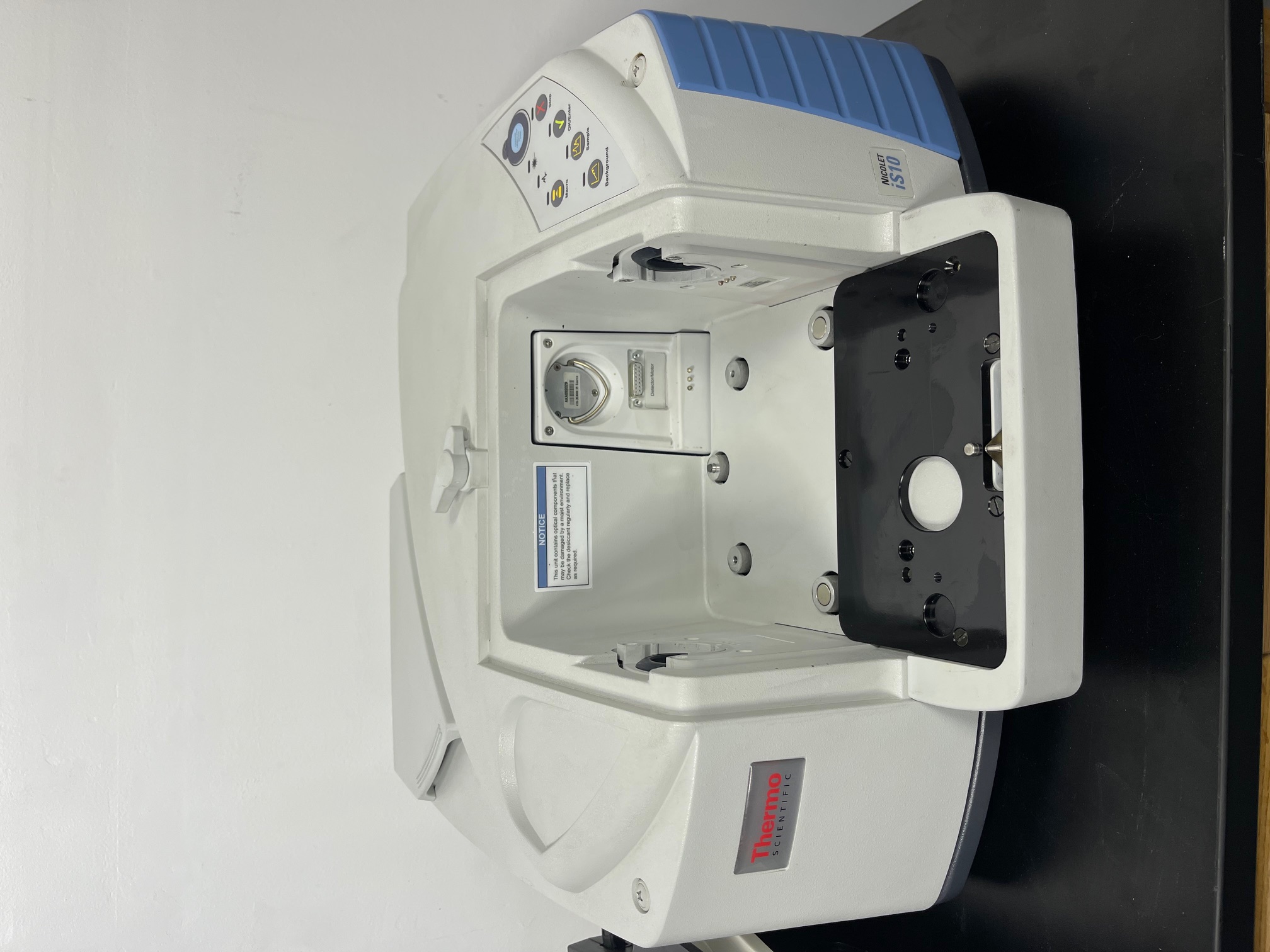 Thermo Scientific FTIR iS10 with ATR accessory