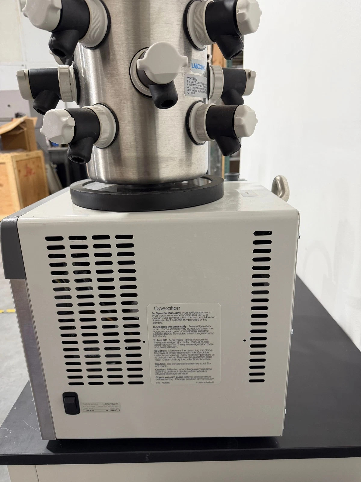 Labconco FreeZone 2.5L -50C Benchtop Freeze Dryer with Manifold and Pump