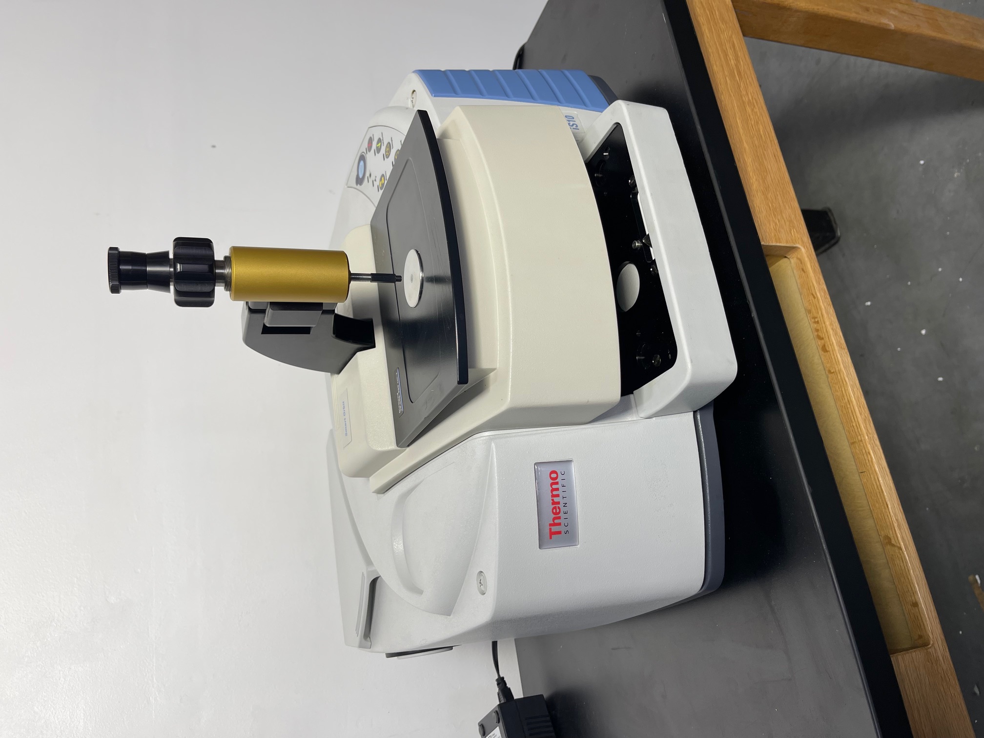 Thermo Scientific FTIR iS10 with ATR accessory