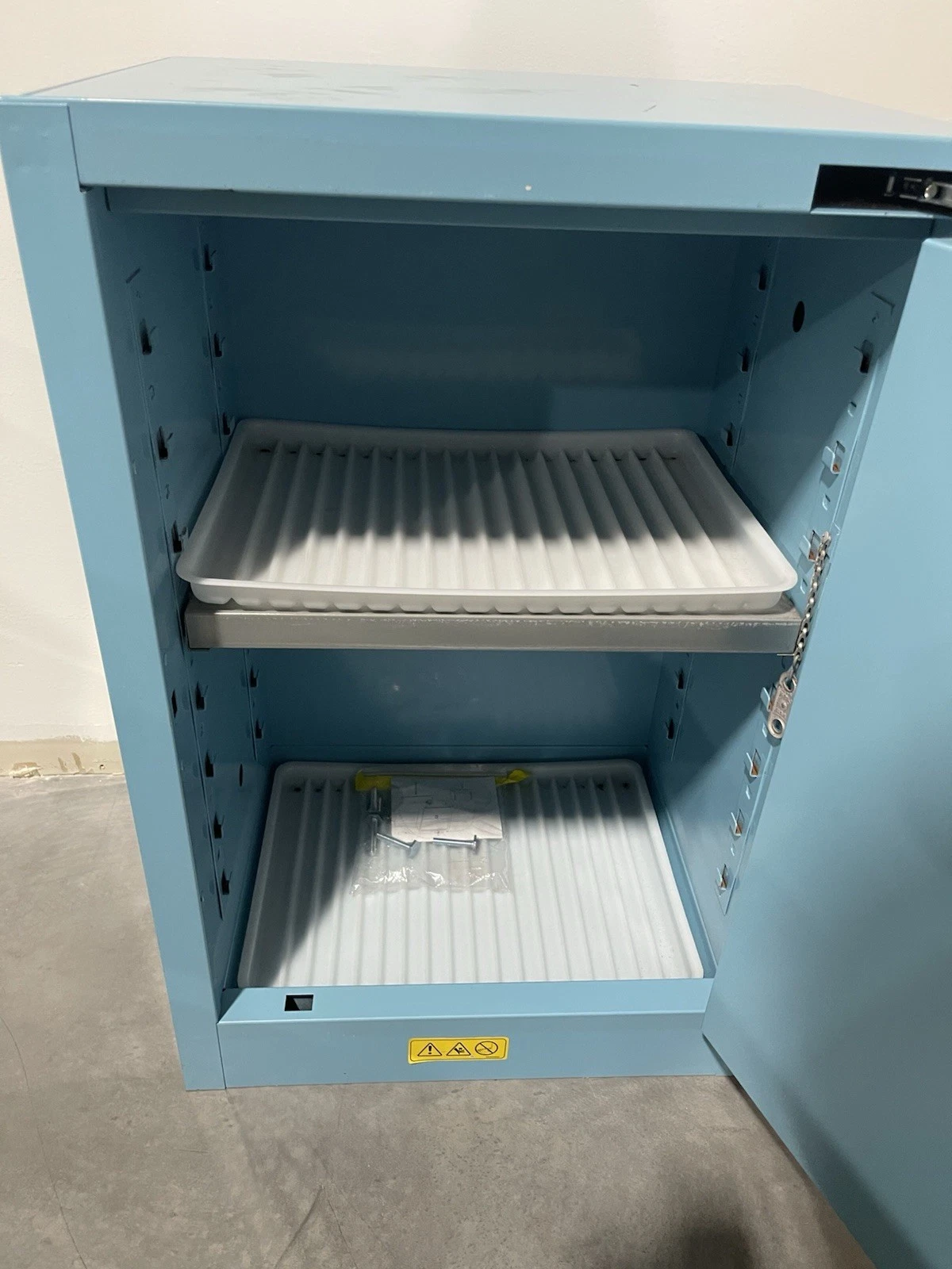 Justrite Acid Self Closing 12 Gallon Single Door