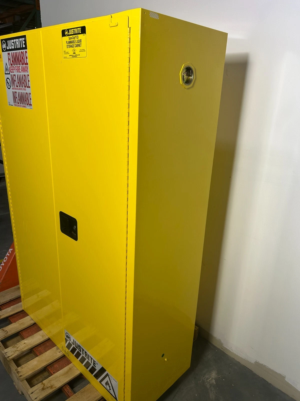 Share Justrite 45 Gallon Liquid Safety Storage Flammable Cabinet 894520
