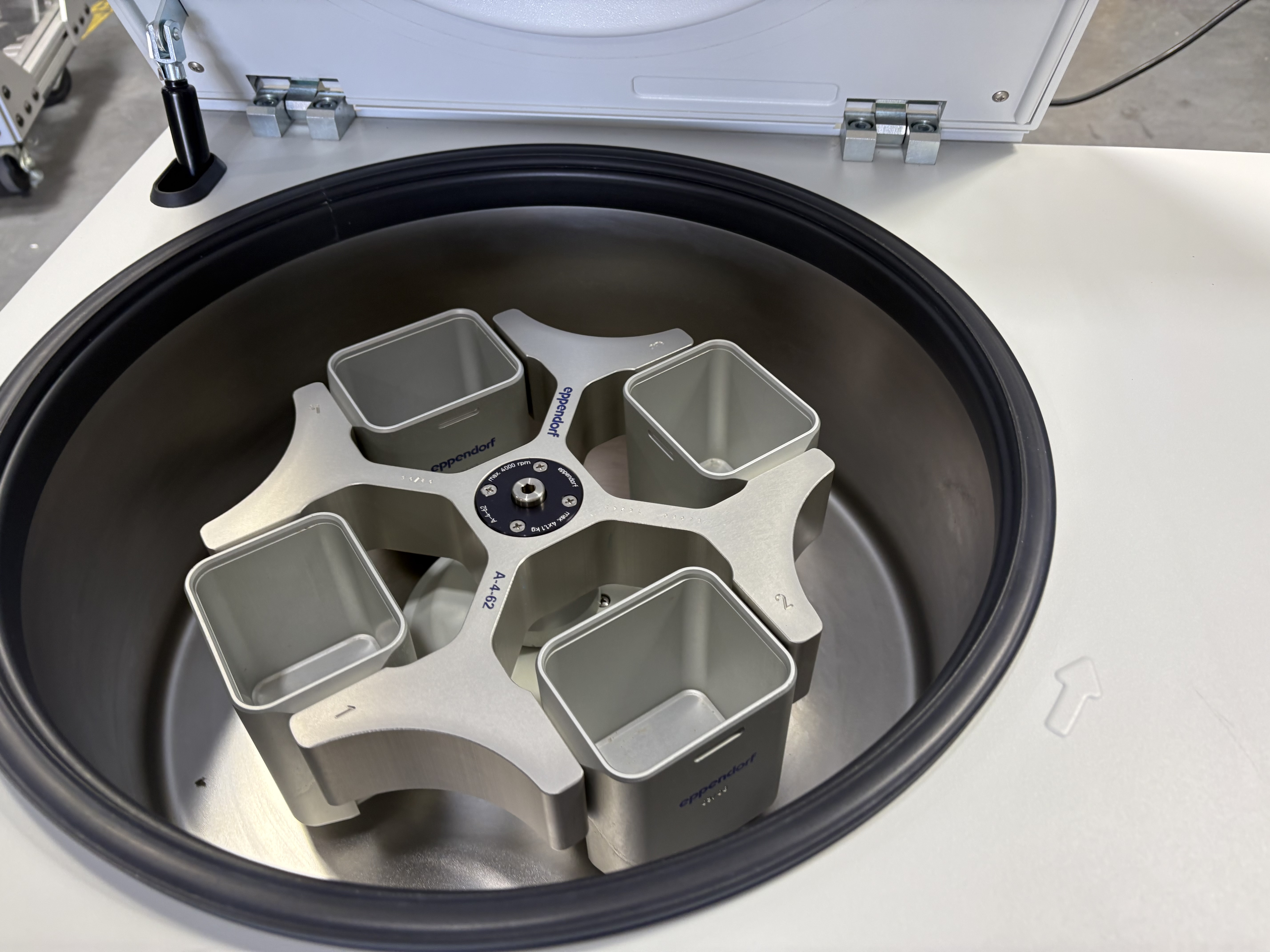 Eppendorf 5810R Refrigerated Centrifuge