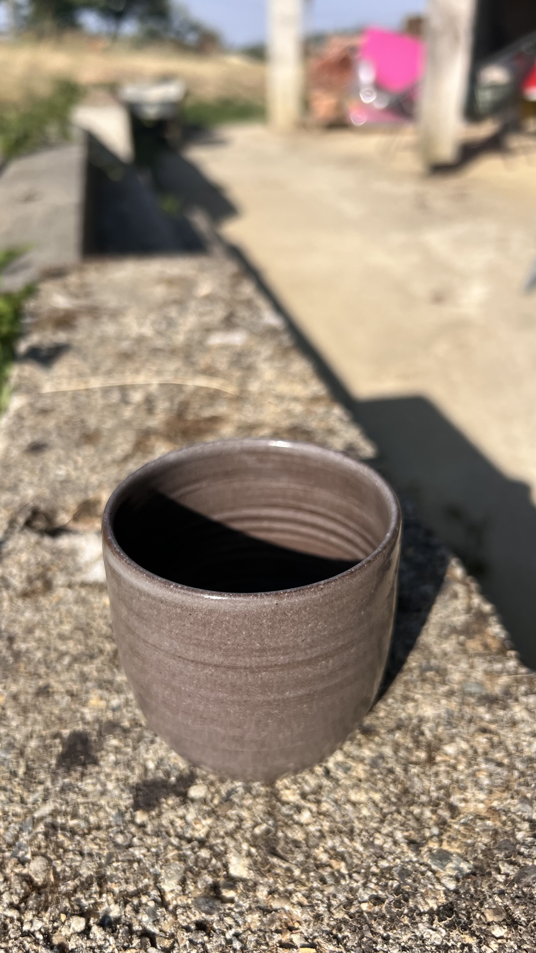 Tasse à café en terre locale