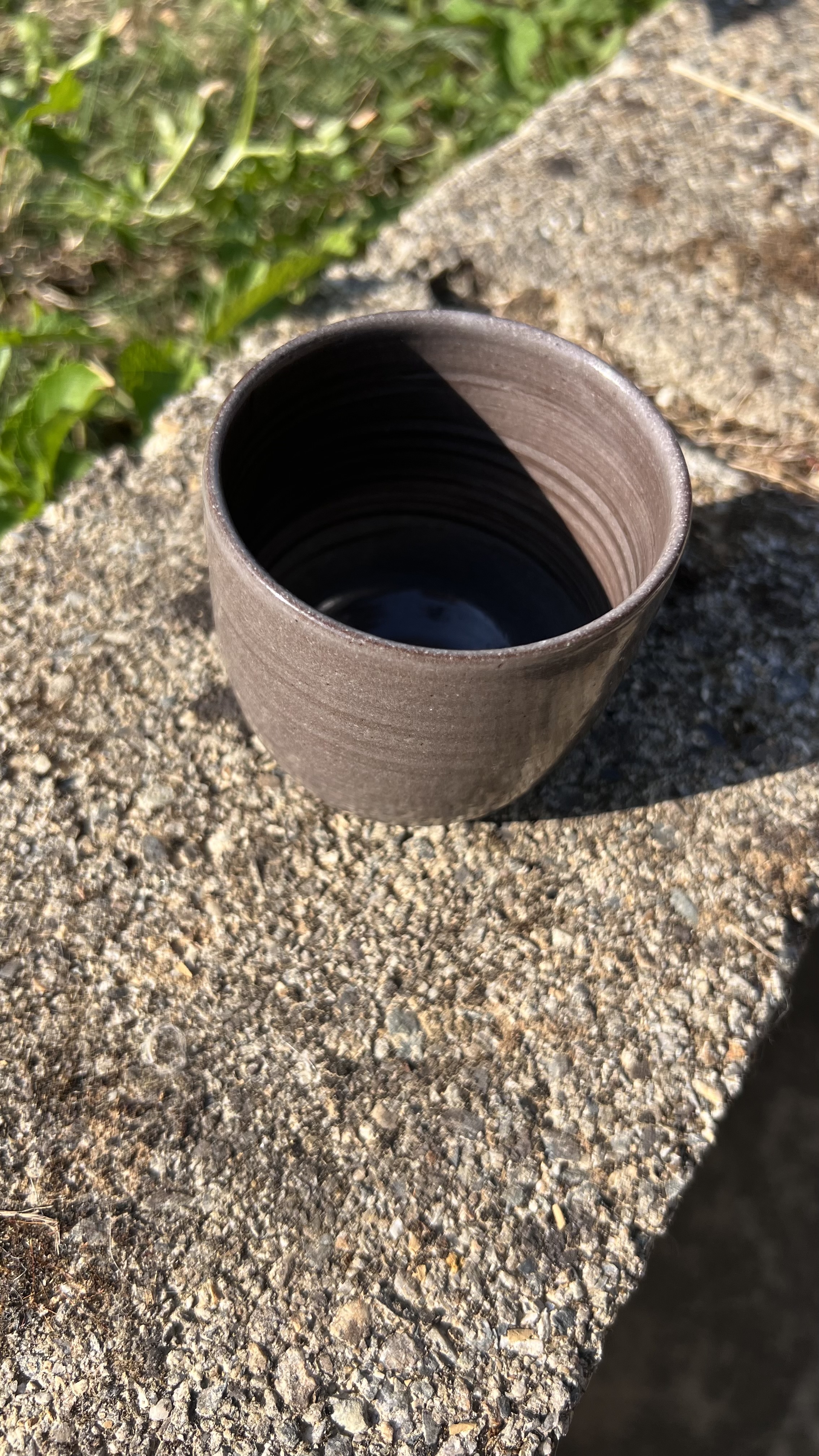 Tasse à café en terre locale