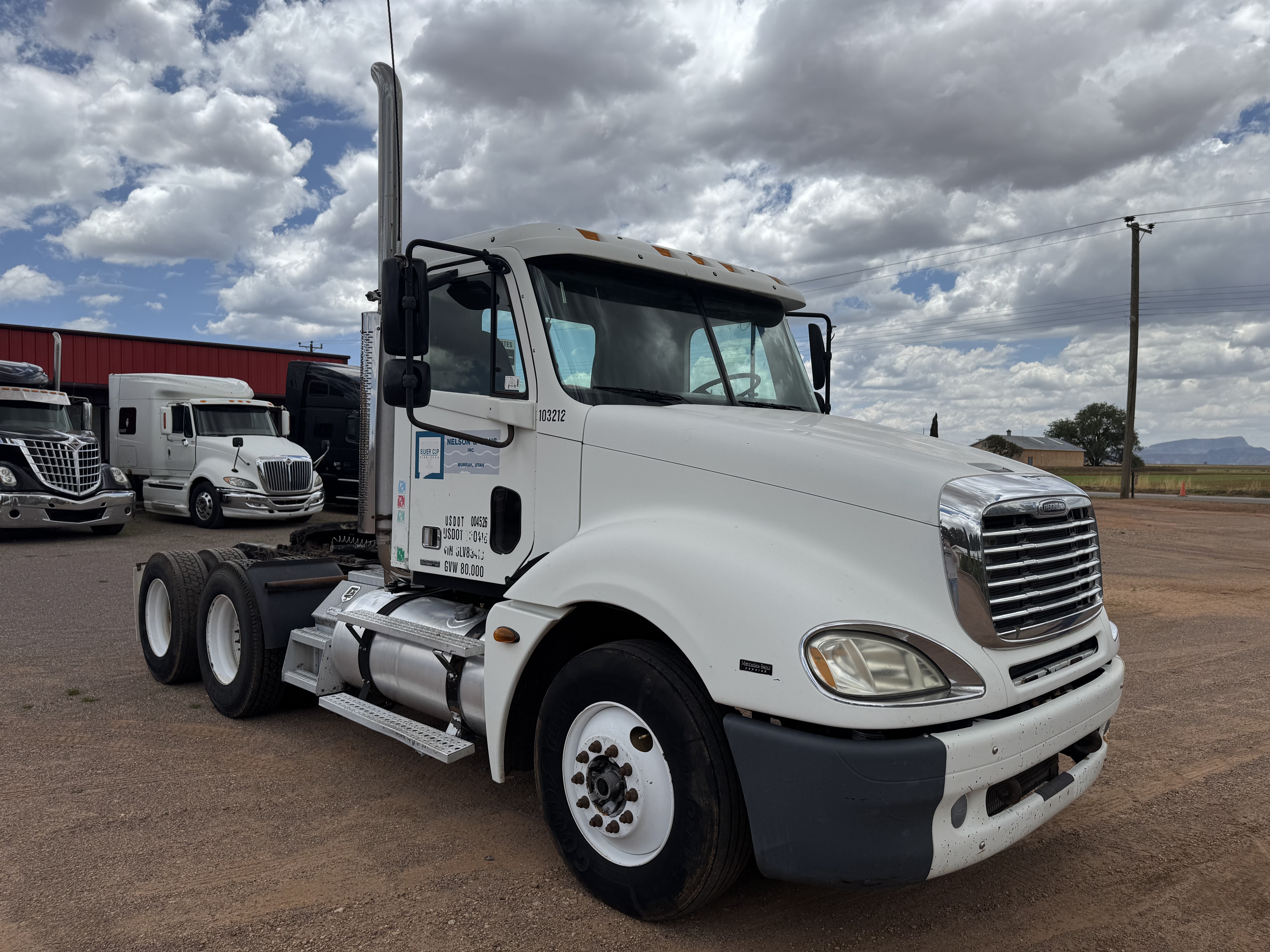 2006 Freightliner Columbia - Mercedes-Benz - Manual