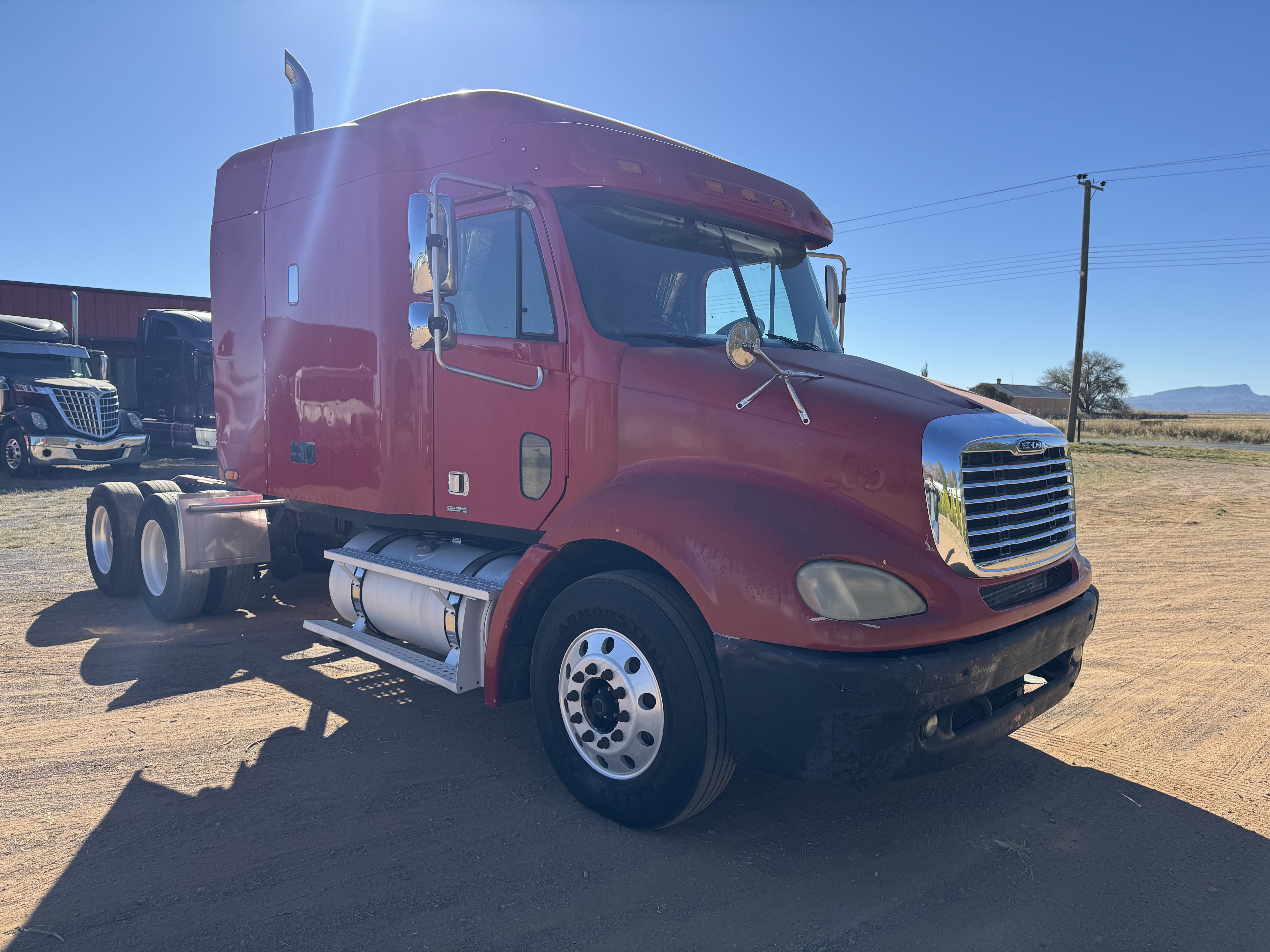 2004 Freightliner Columbia 112 - CAT C13 - Manual