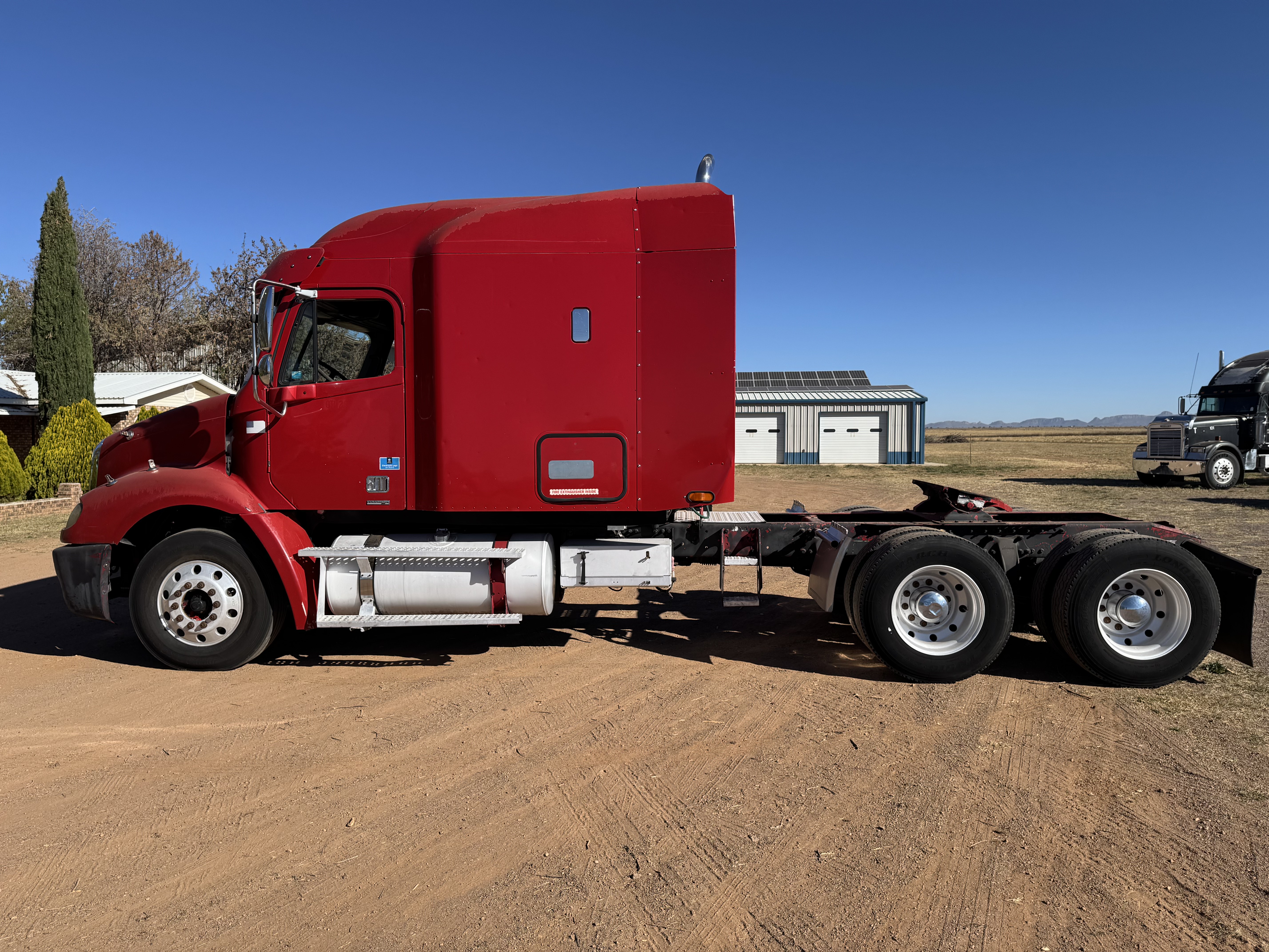 2004 Freightliner Columbia 112 - CAT C13 - Manual