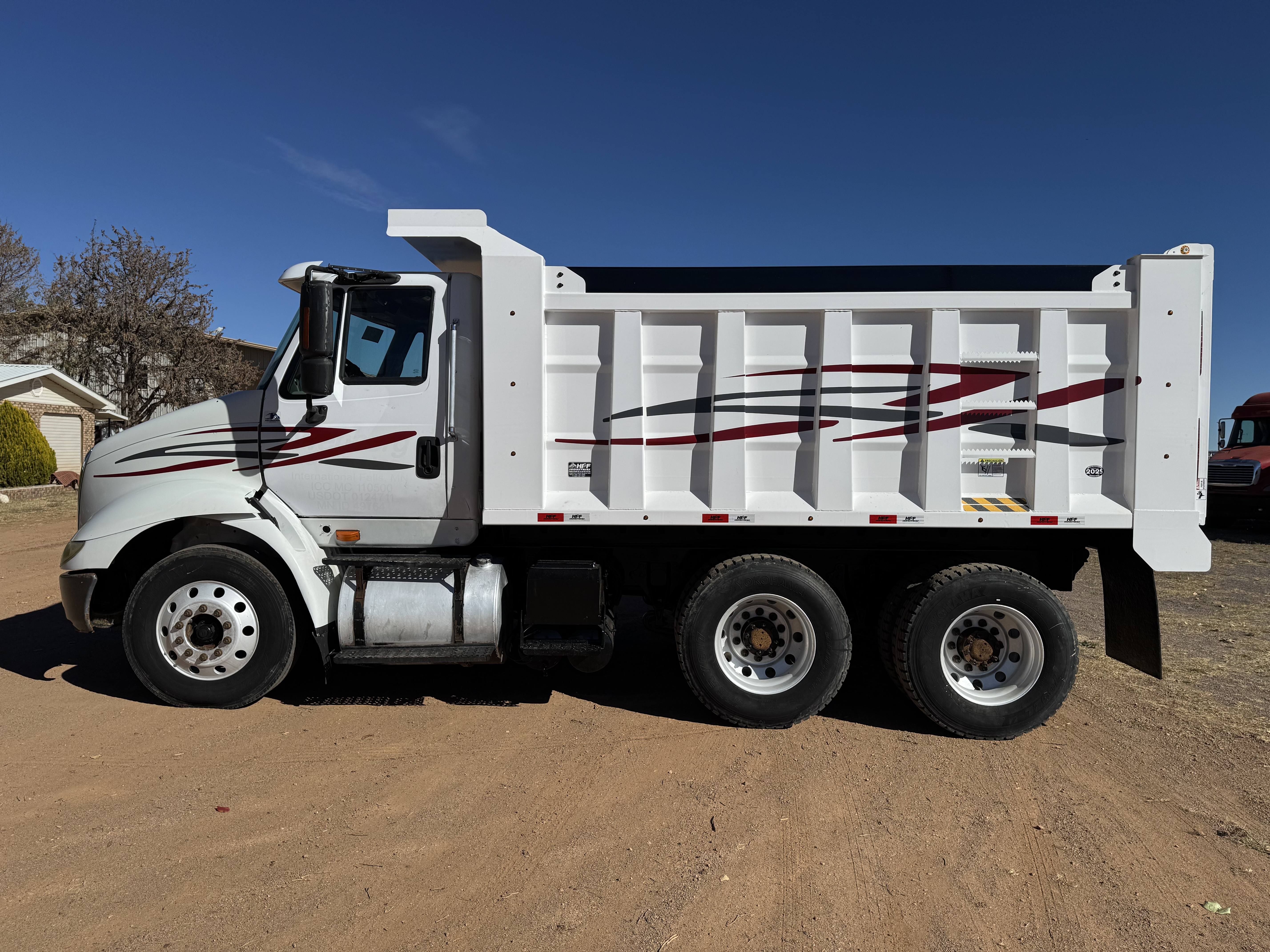 2006 Internacional TranStar 8600 - Cummins - Manual - Acorazado - 14 Metros