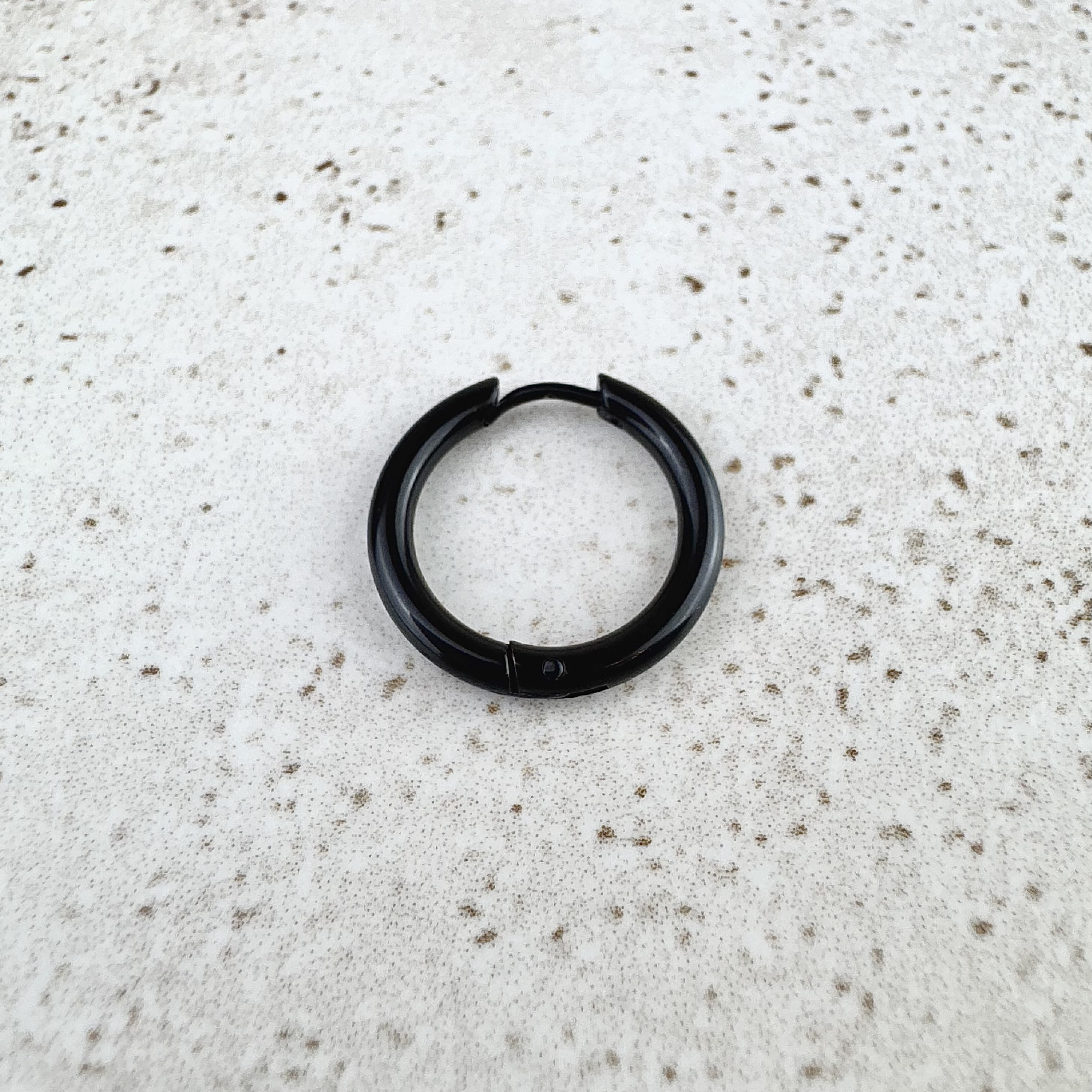 Pirsingo auskaras Halo