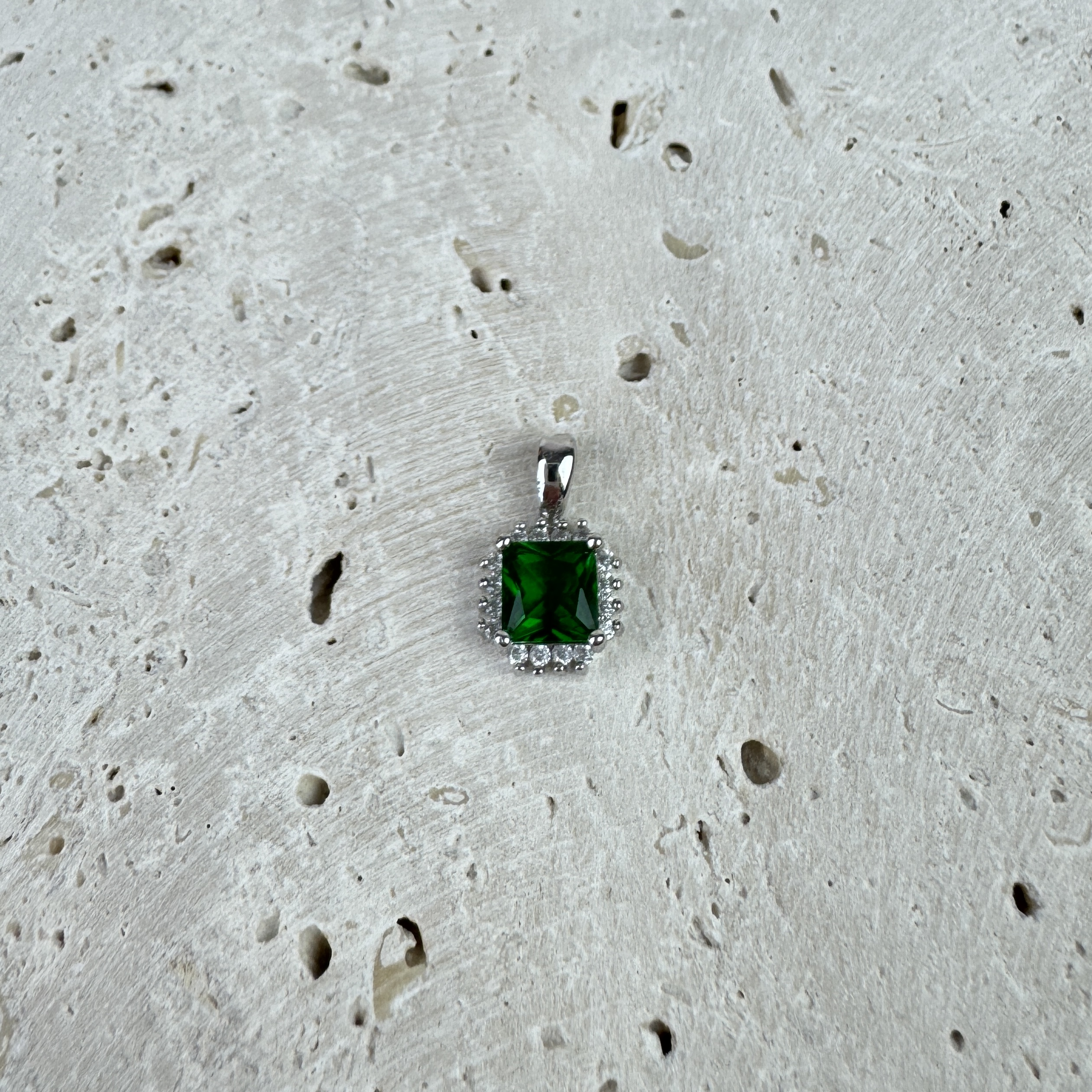 Pakabukas Spindinti Paslaptis