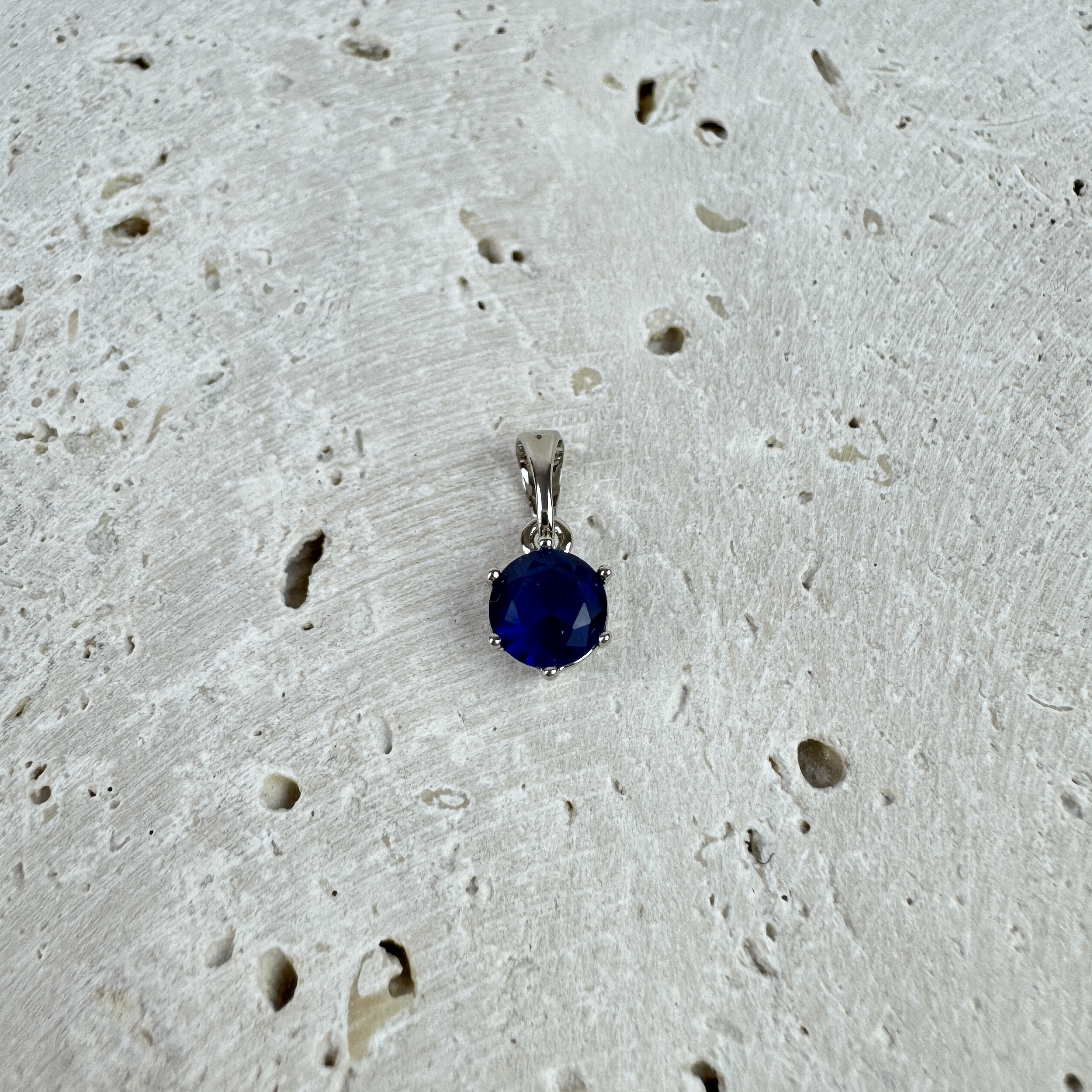 Pakabukas Spindinti Aura