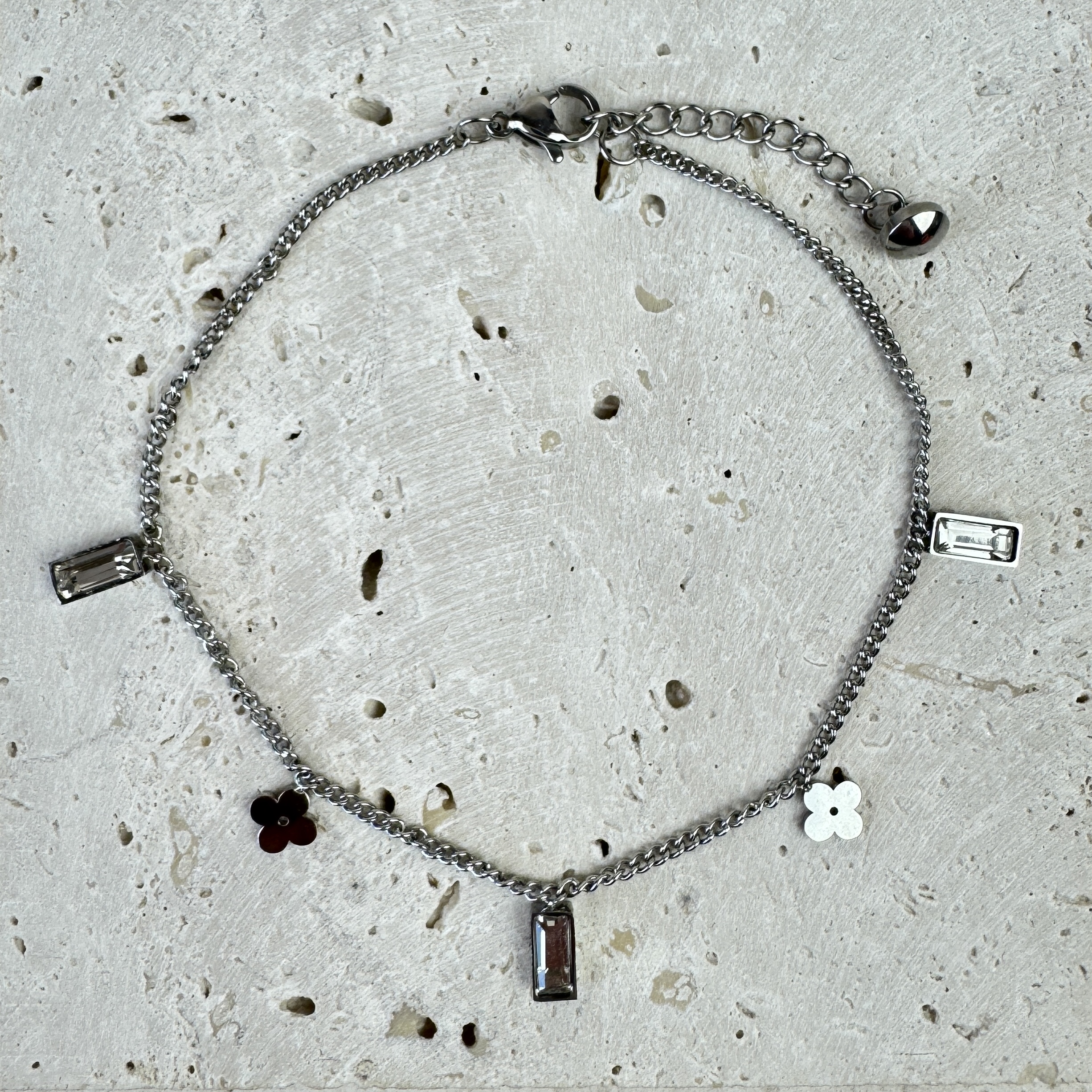 Apyrankė White Muse