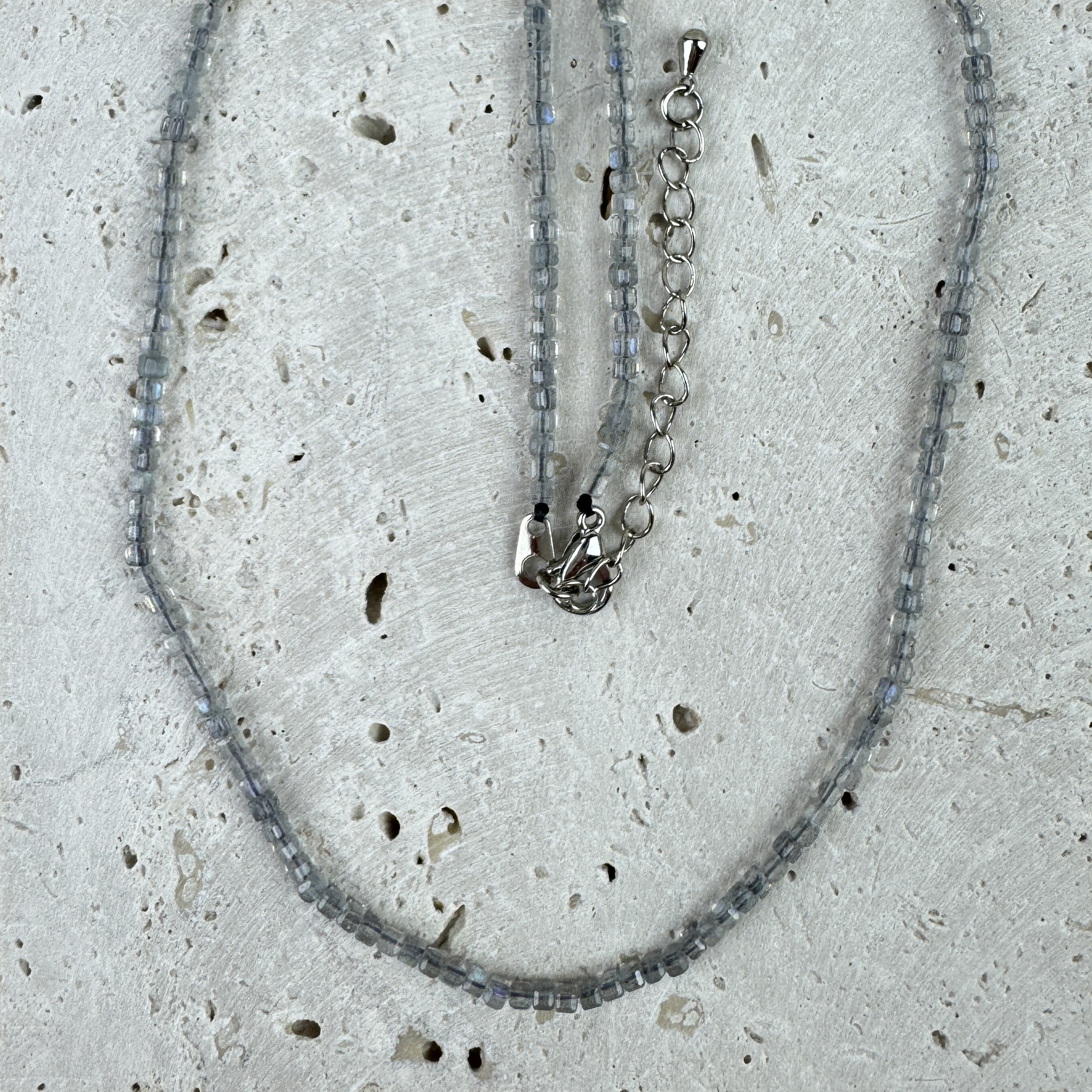 Labradorito vėrinys - Duskas