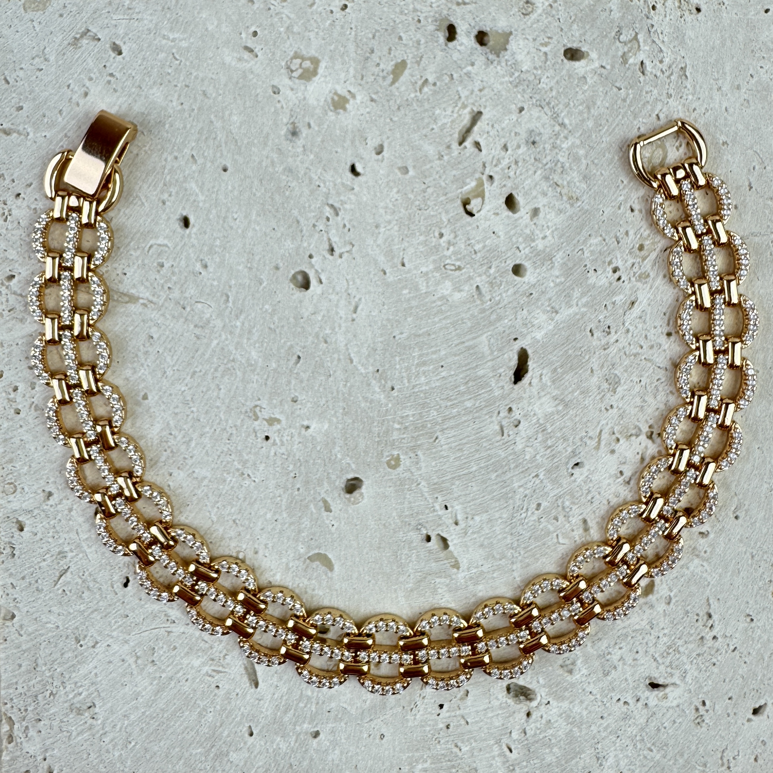 Apyrankė Karališkas Žvilgesys