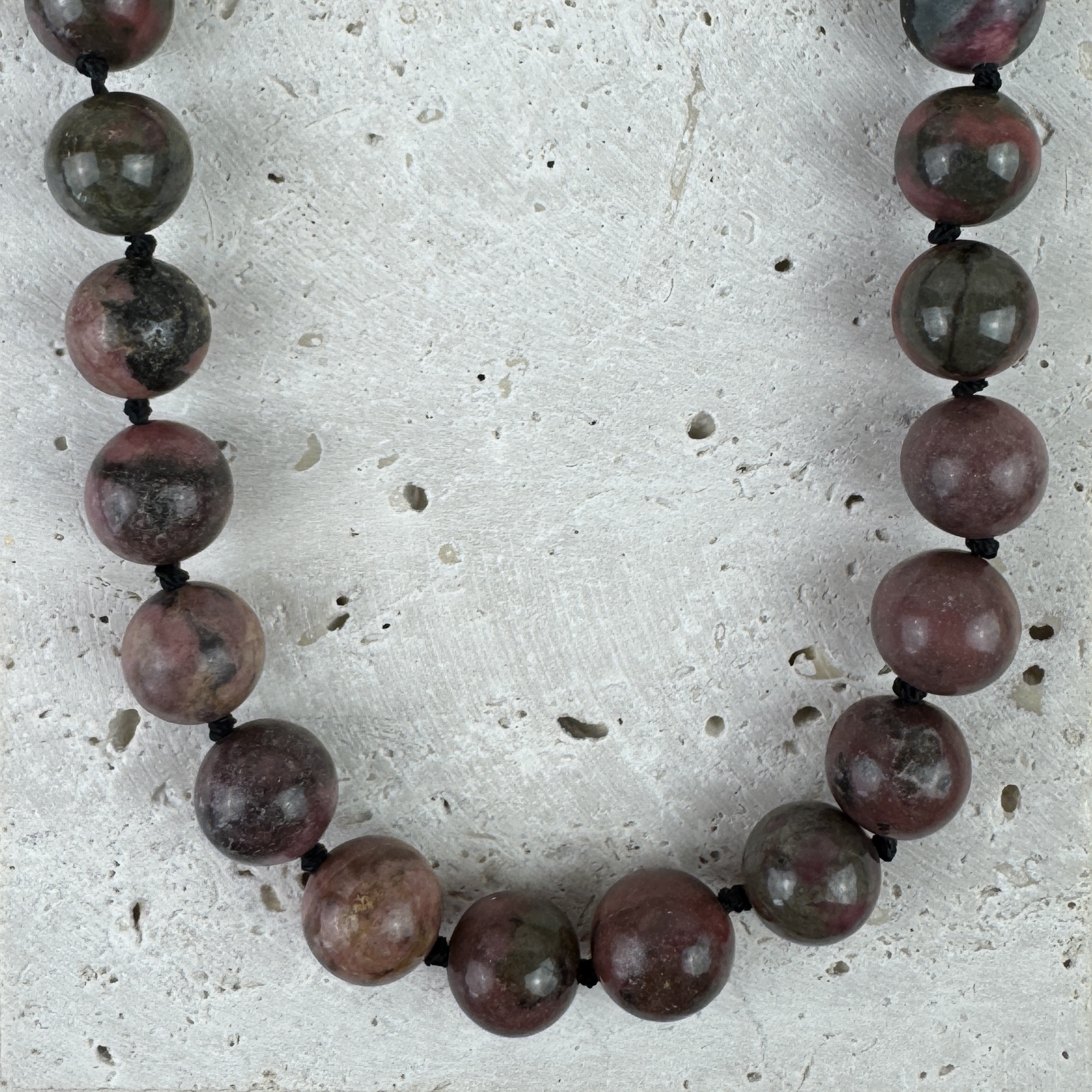 Rodonito ir agato vėrinys - Širdies akmuo