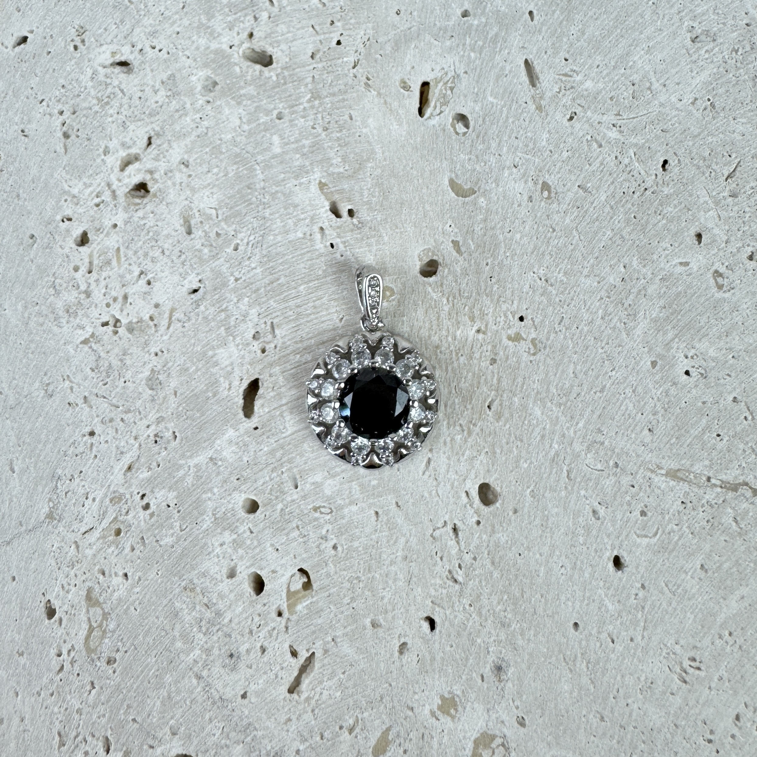 Pakabukas Spindinti Elegancija