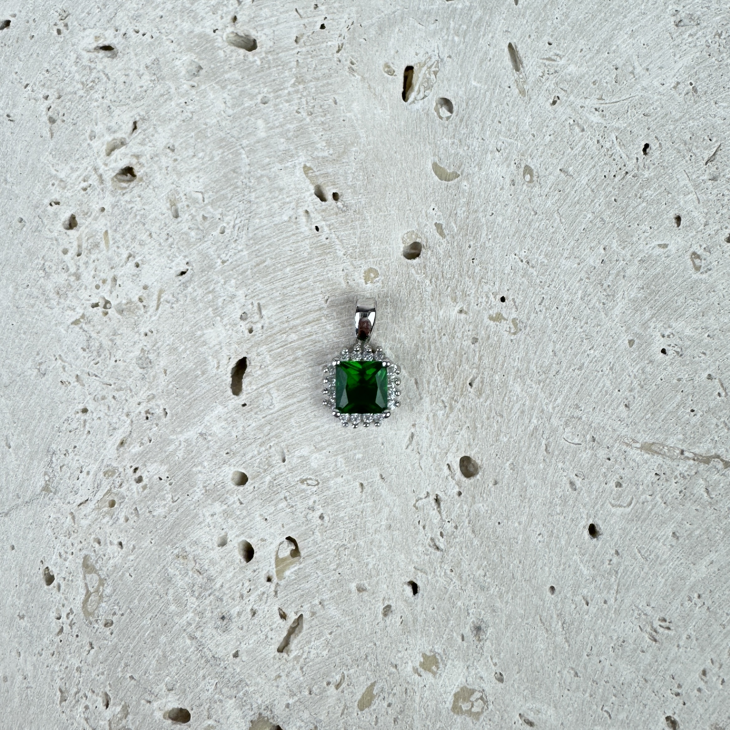 Pakabukas Spindinti Paslaptis