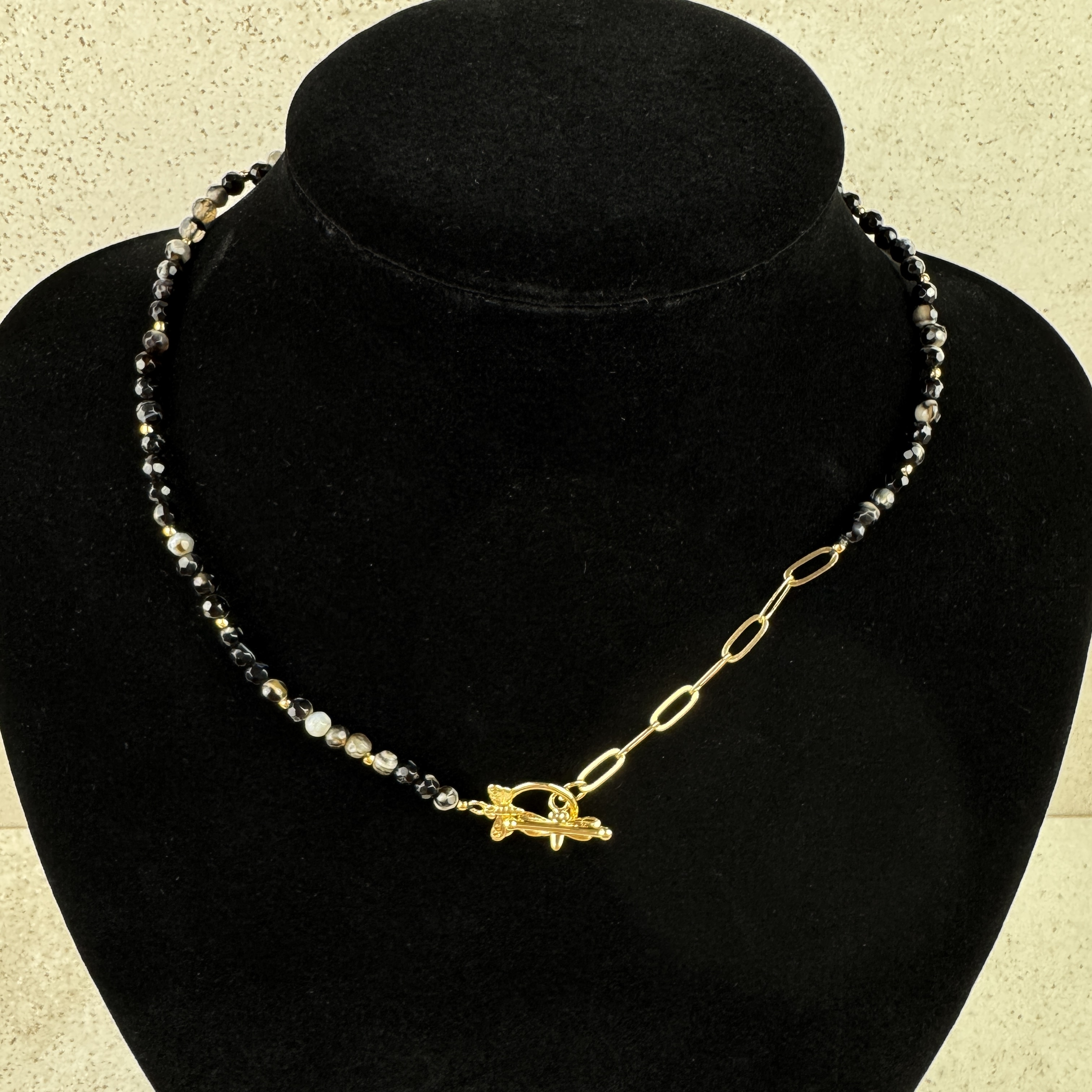 Agato vėrinys - Miško paslaptis