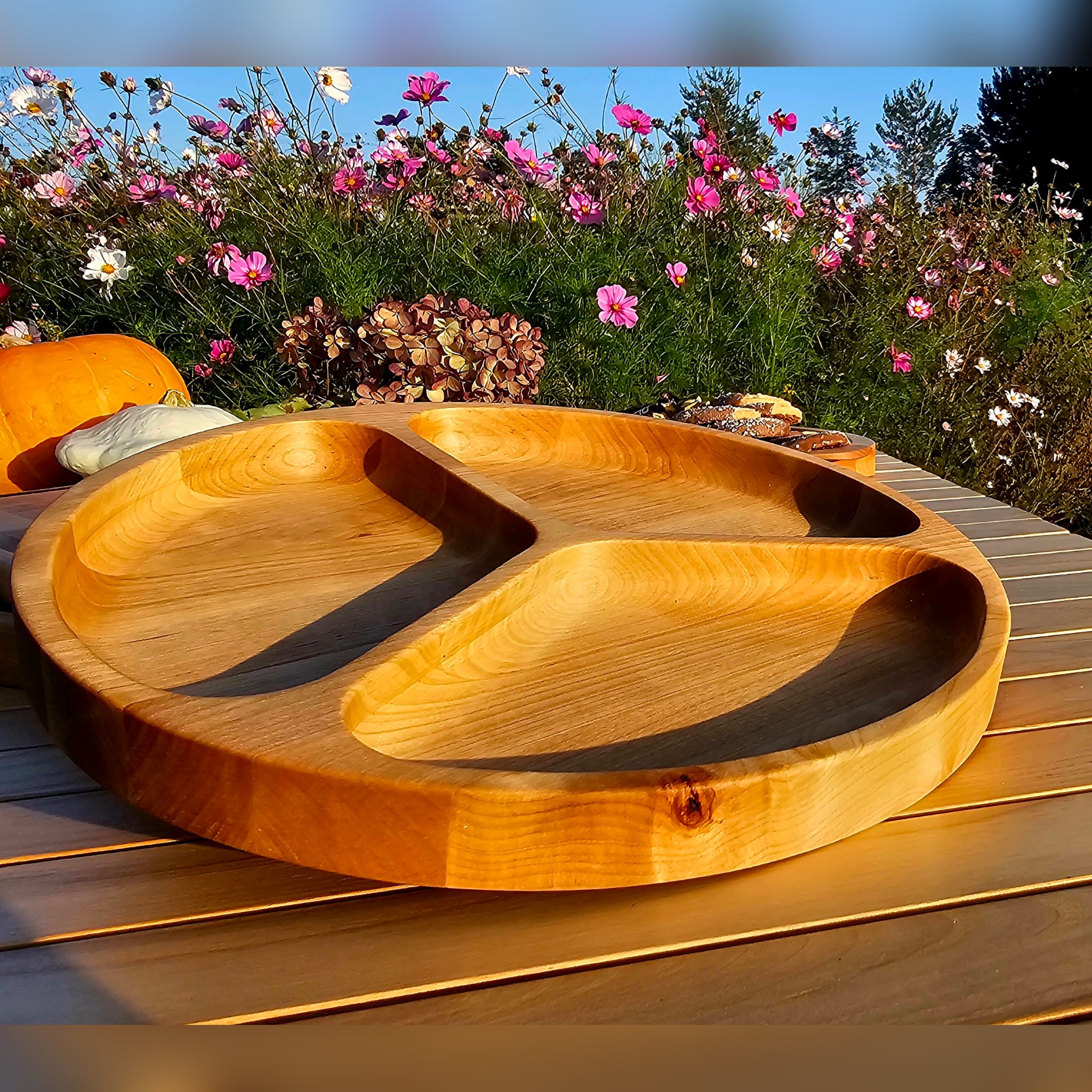 Apvalus 3 skyrių medinis padėklas