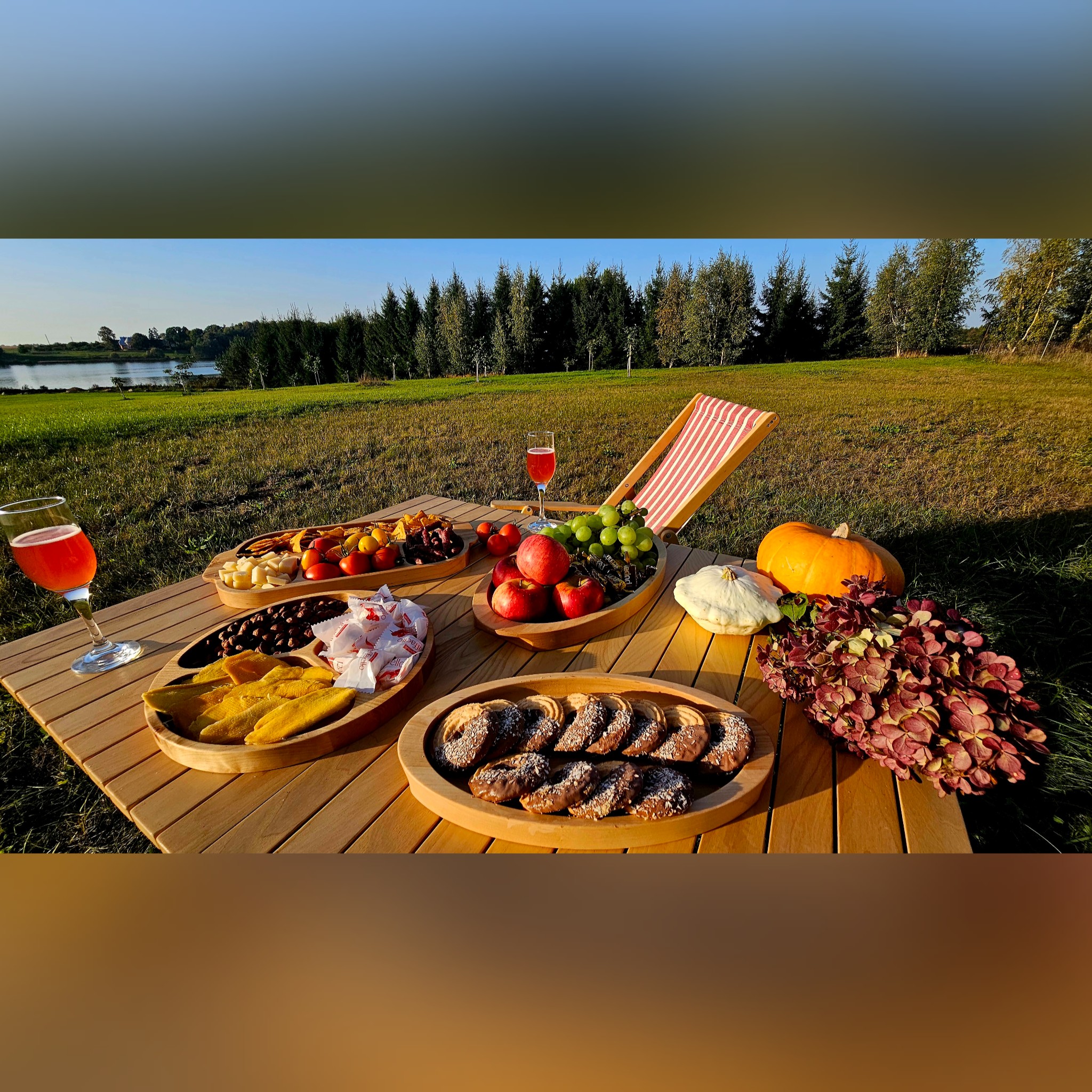 Ovalus medinis padėklas