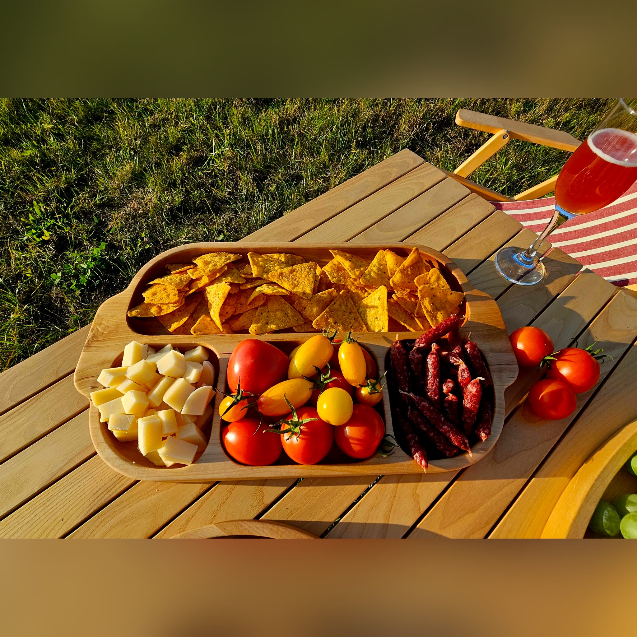 Stačiakampis 4 skyrių medinis padėklas