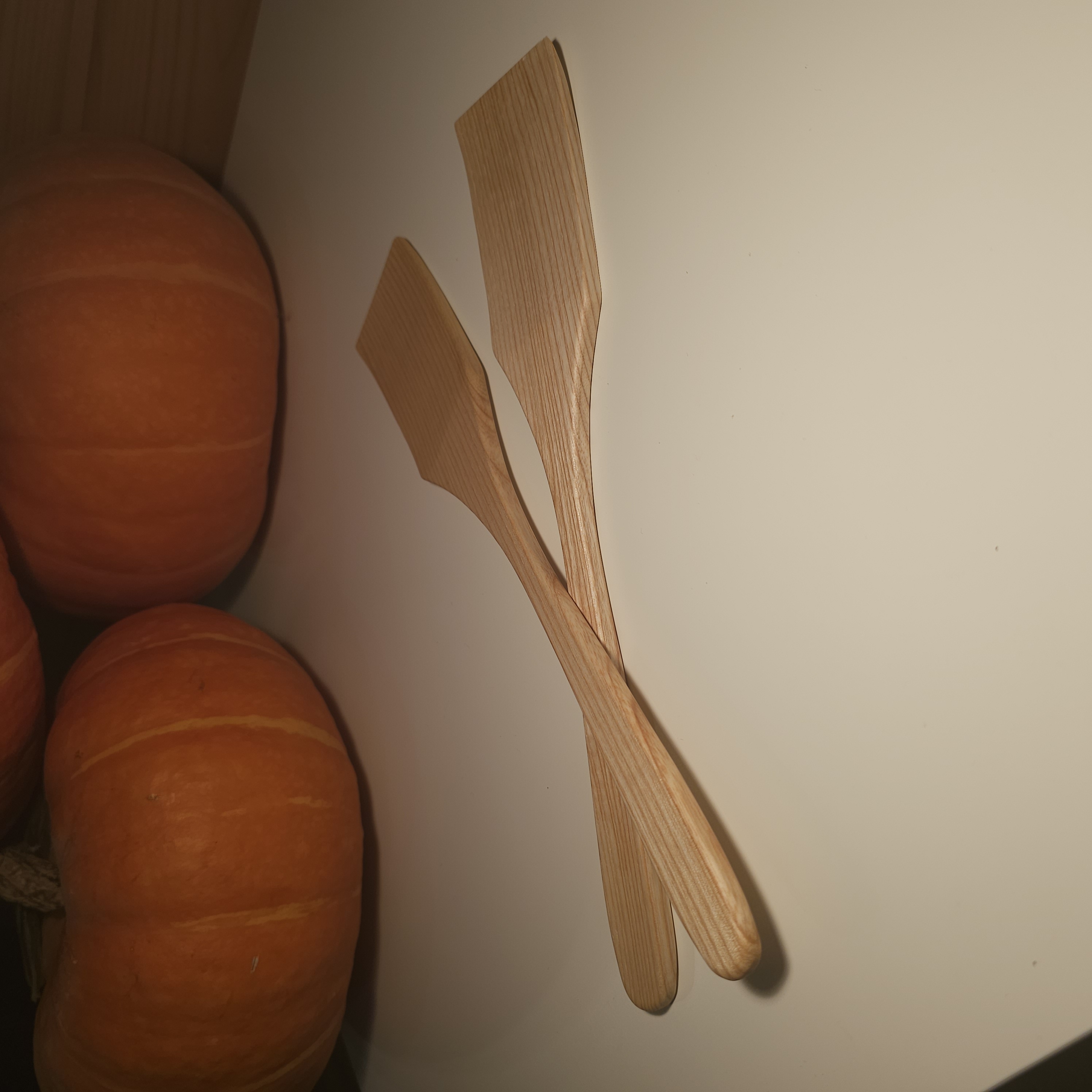 Medinė mentelė kairiarankiams