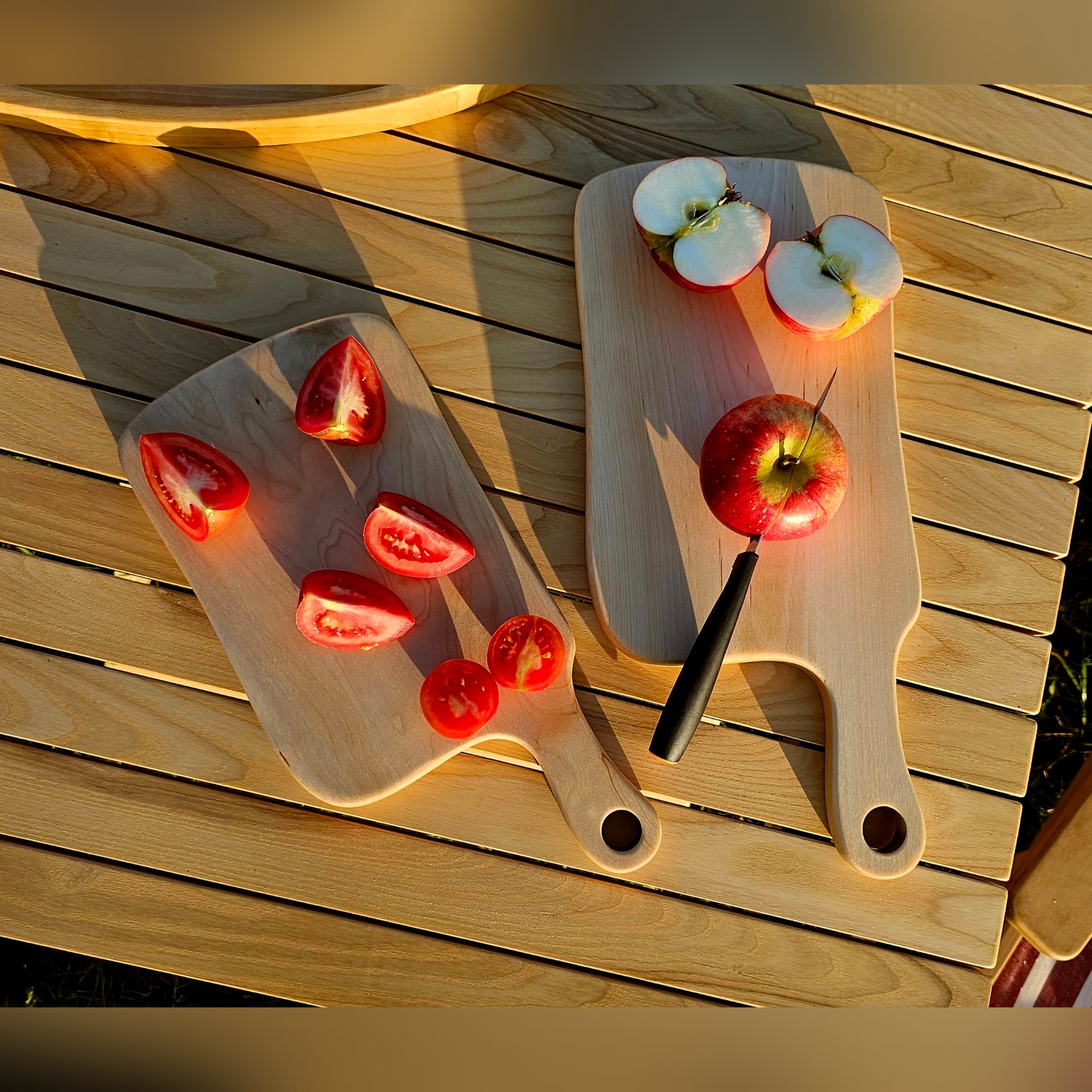 Medinė pjaustymo lentelė su rankena