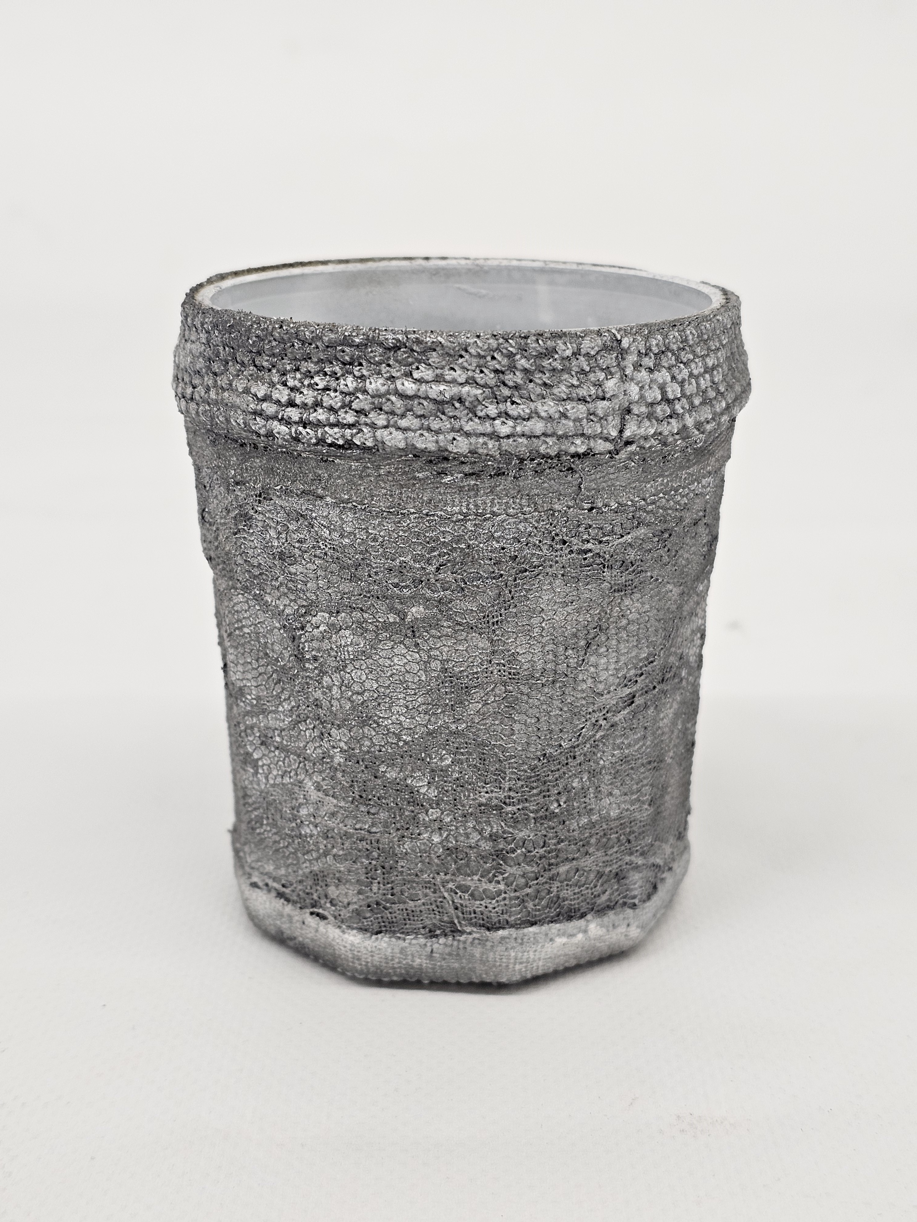 Petit pot gris