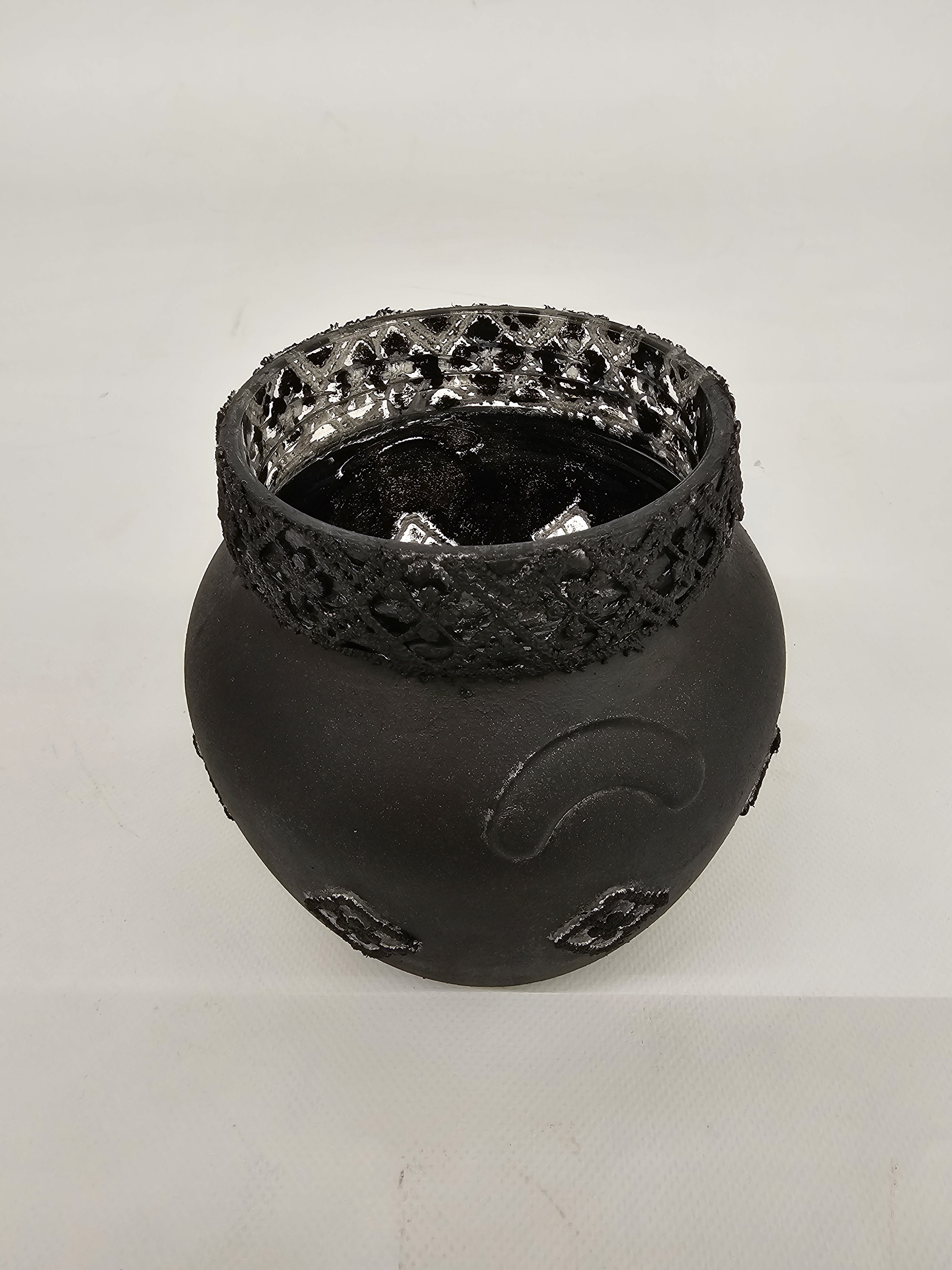 Vase losange noir