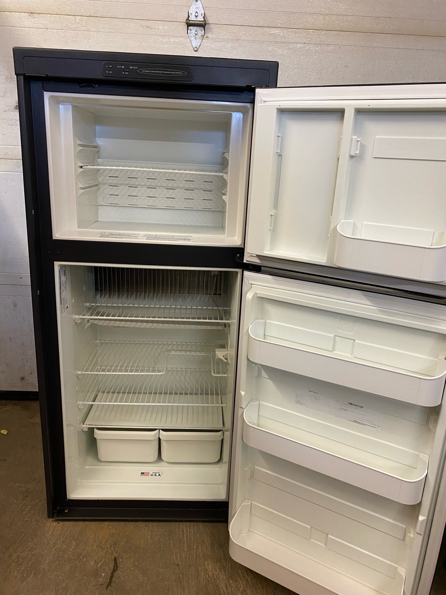 Dometic Model DM2652