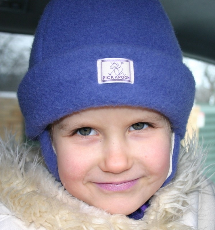 Vilnonė stilinga kepurytė, mėlyna