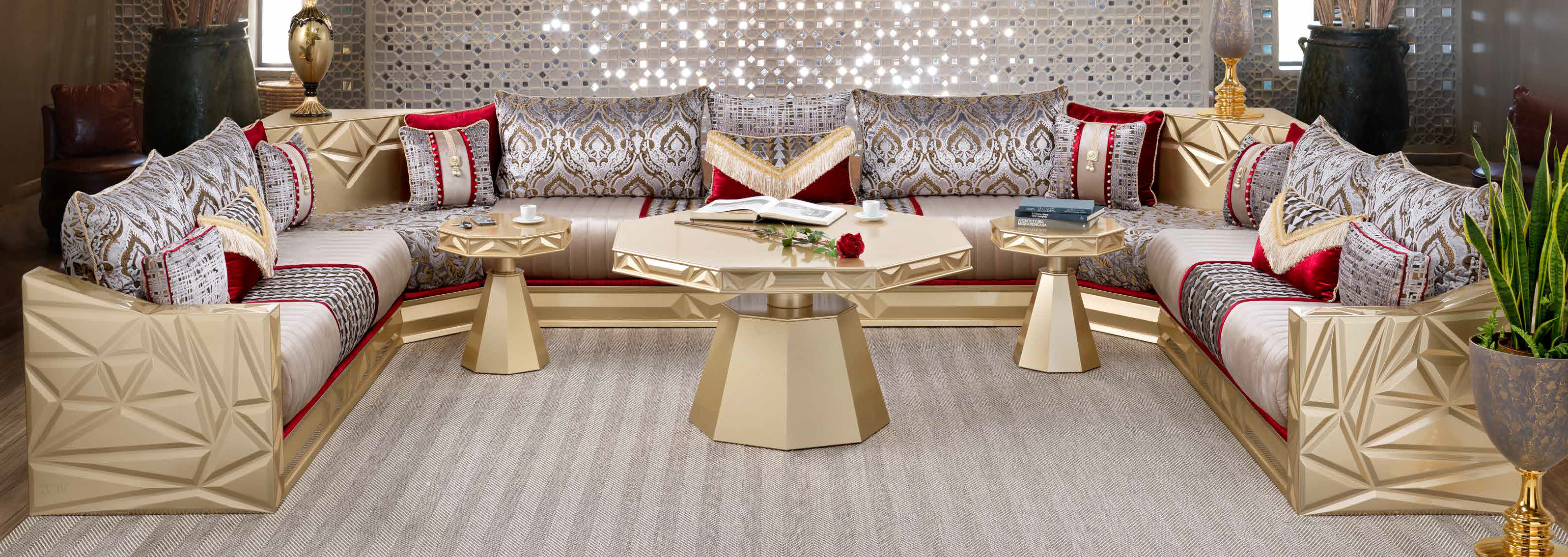 Salon Pyramide doré