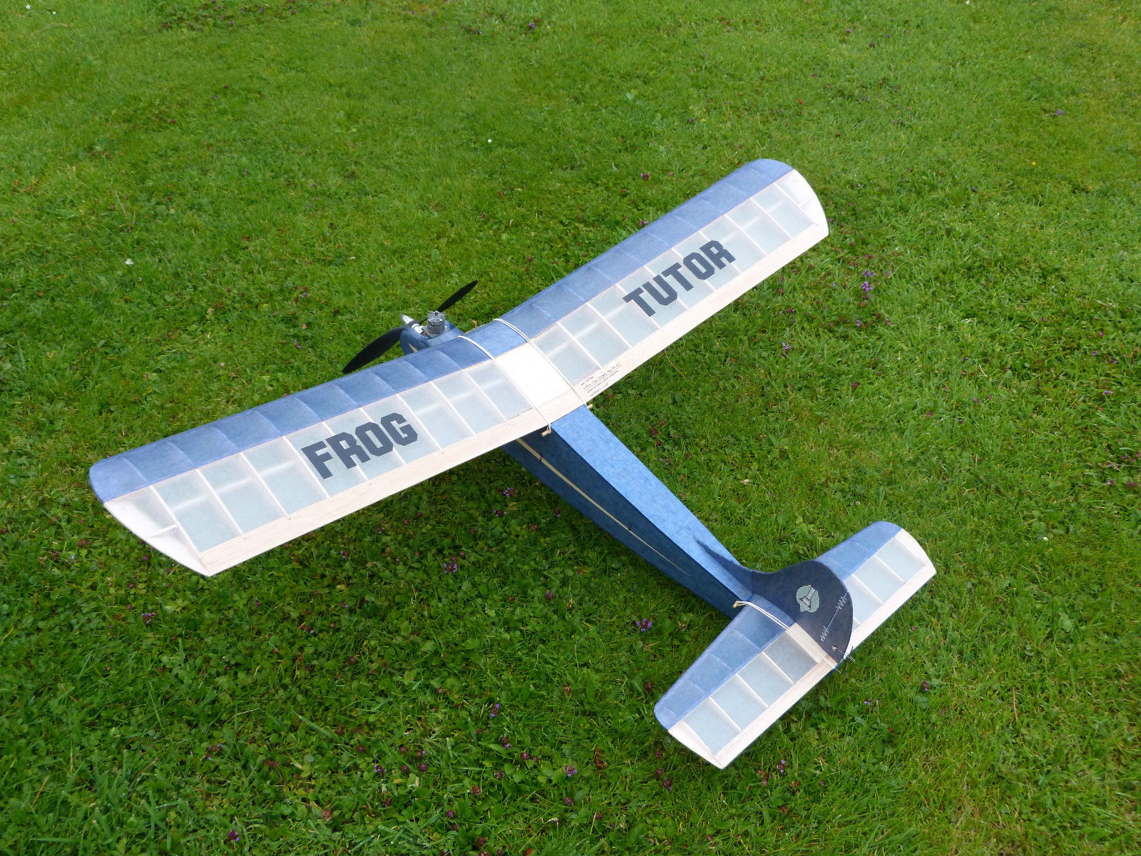 Frog Tutor - Vintage Sports Cabin Model - Laser-cut Balsa/Ply Rib Set