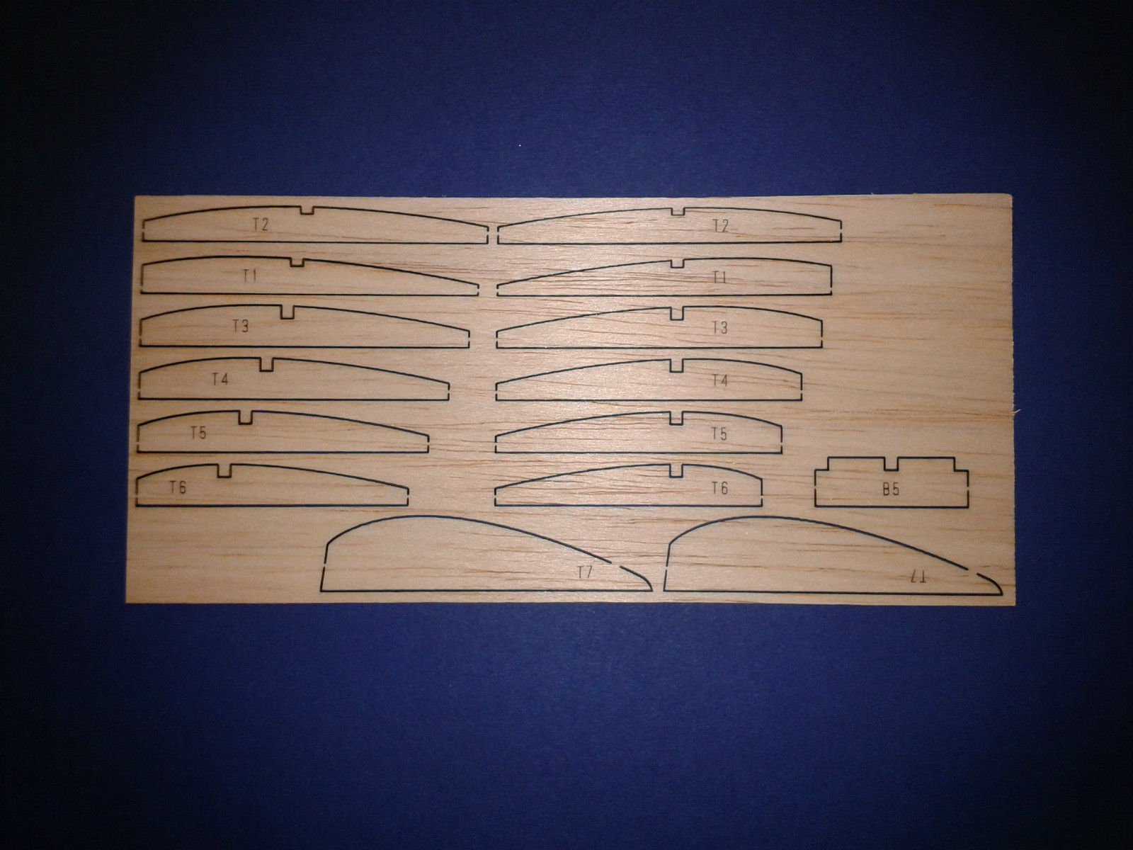 Frog Tutor - Vintage Sports Cabin Model - Laser-cut Balsa/Ply Rib Set