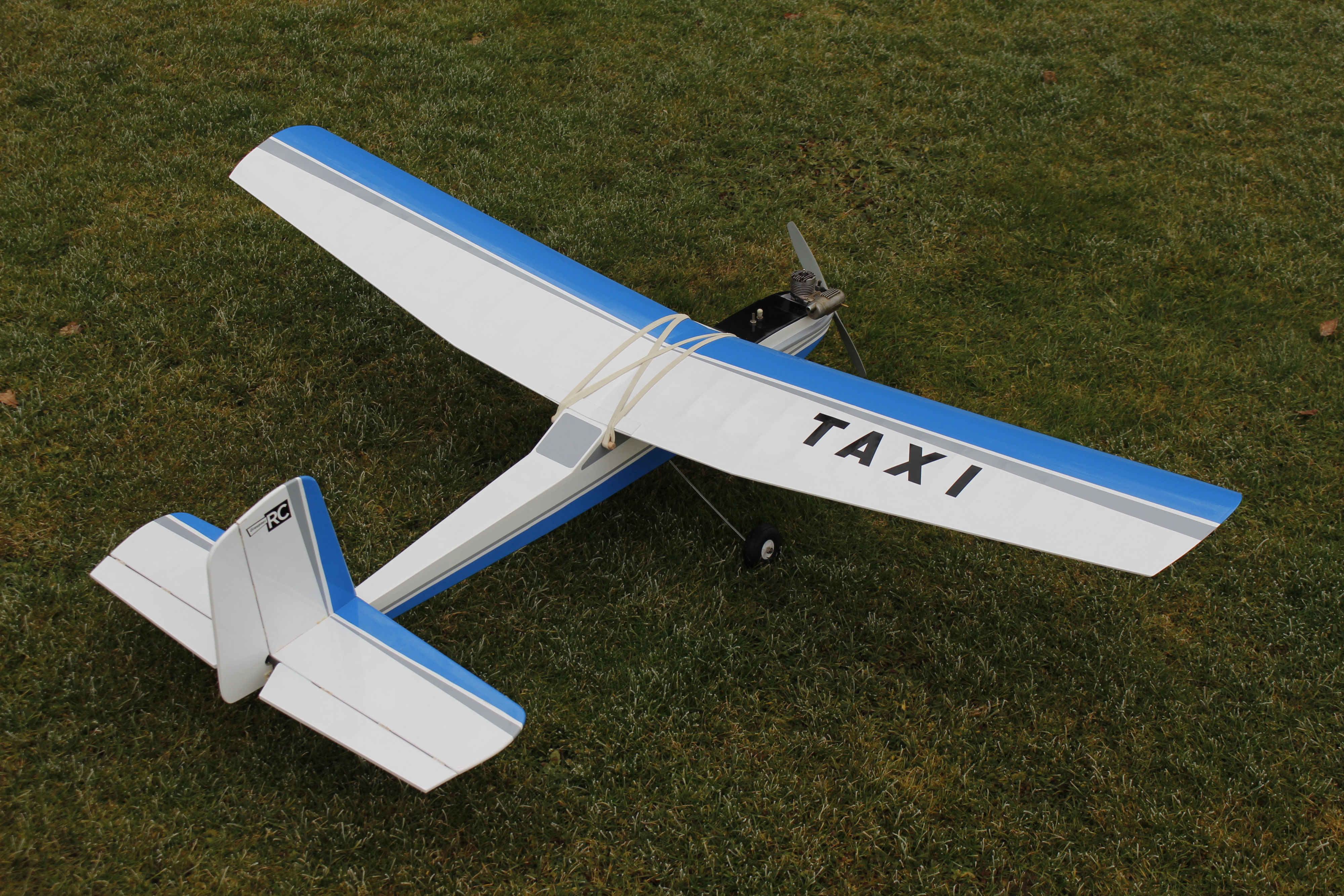 Graupner Taxi - RC Model aeroplane - Laser-cut Balsa Rib Set