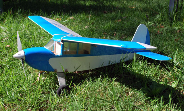 Chatterbox by Vic Smeed- Free Flight/RC 30" model Plane - Laser-cut Balsa/Ply Parts