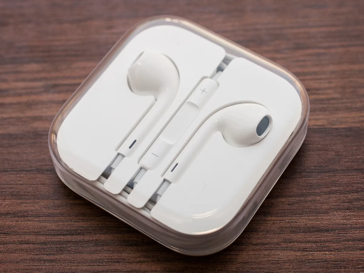 Iphone EarPhone Wire  Bluetooth Support   