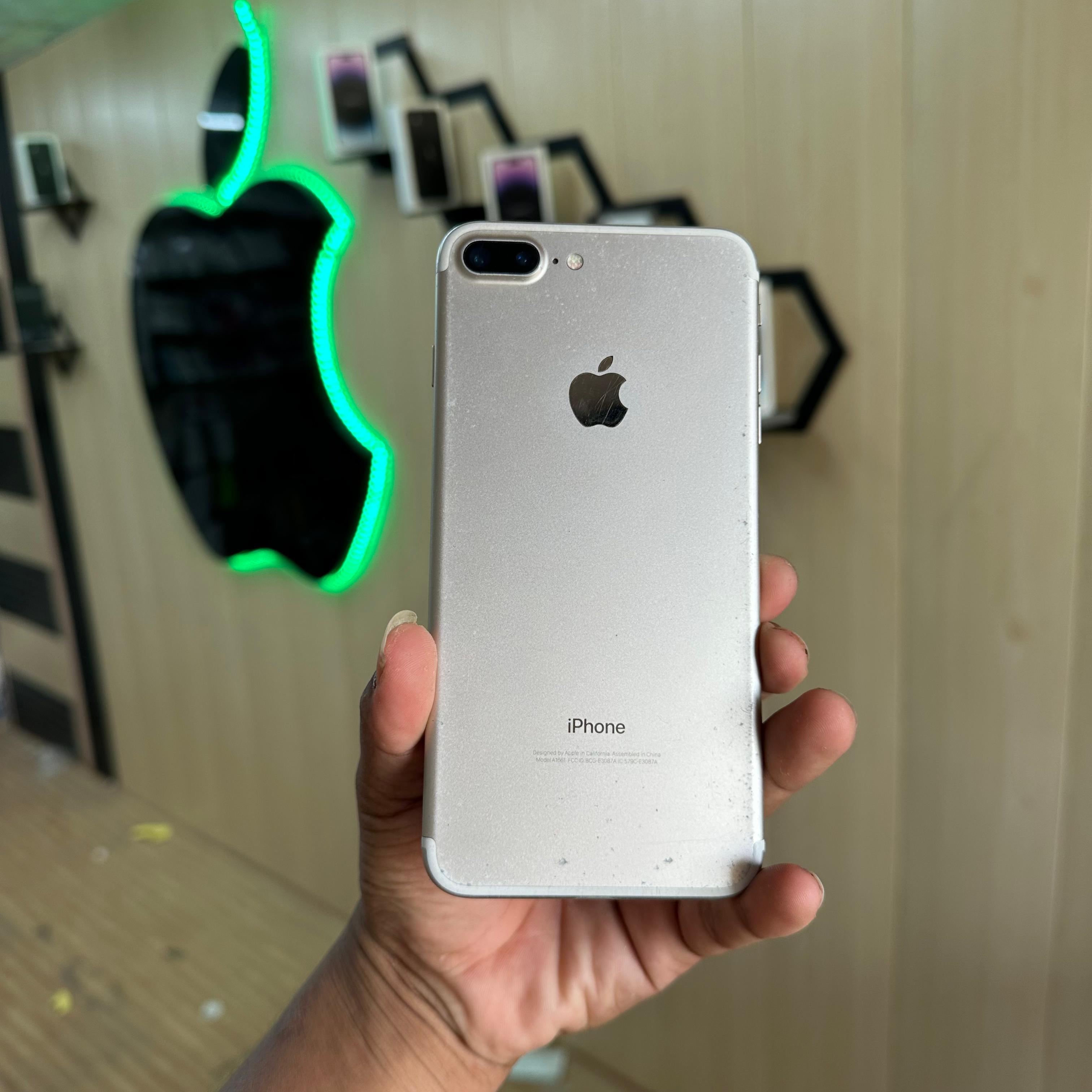 Iphone 7 plus  128gb 18k 