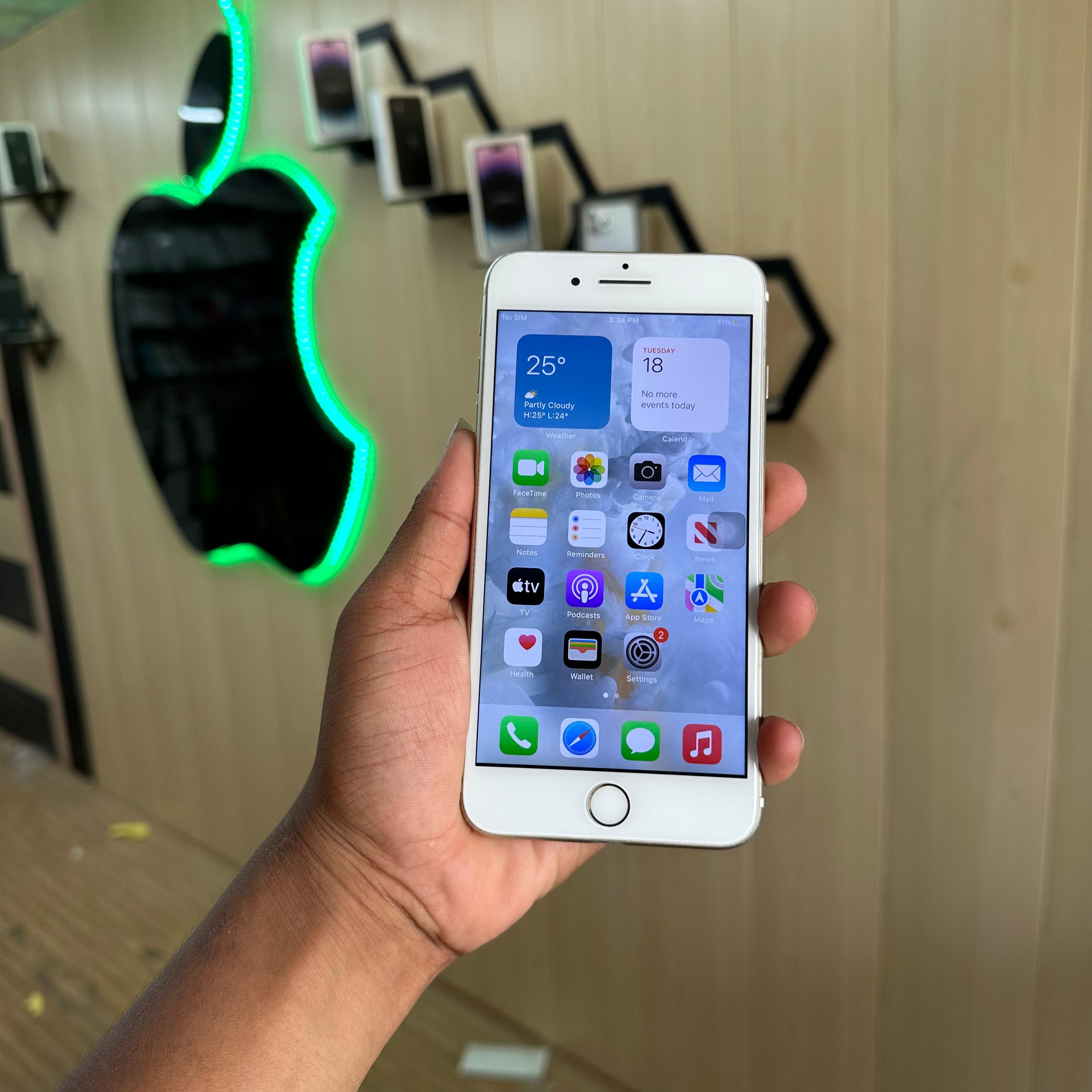Iphone 7 plus  128gb 18k 