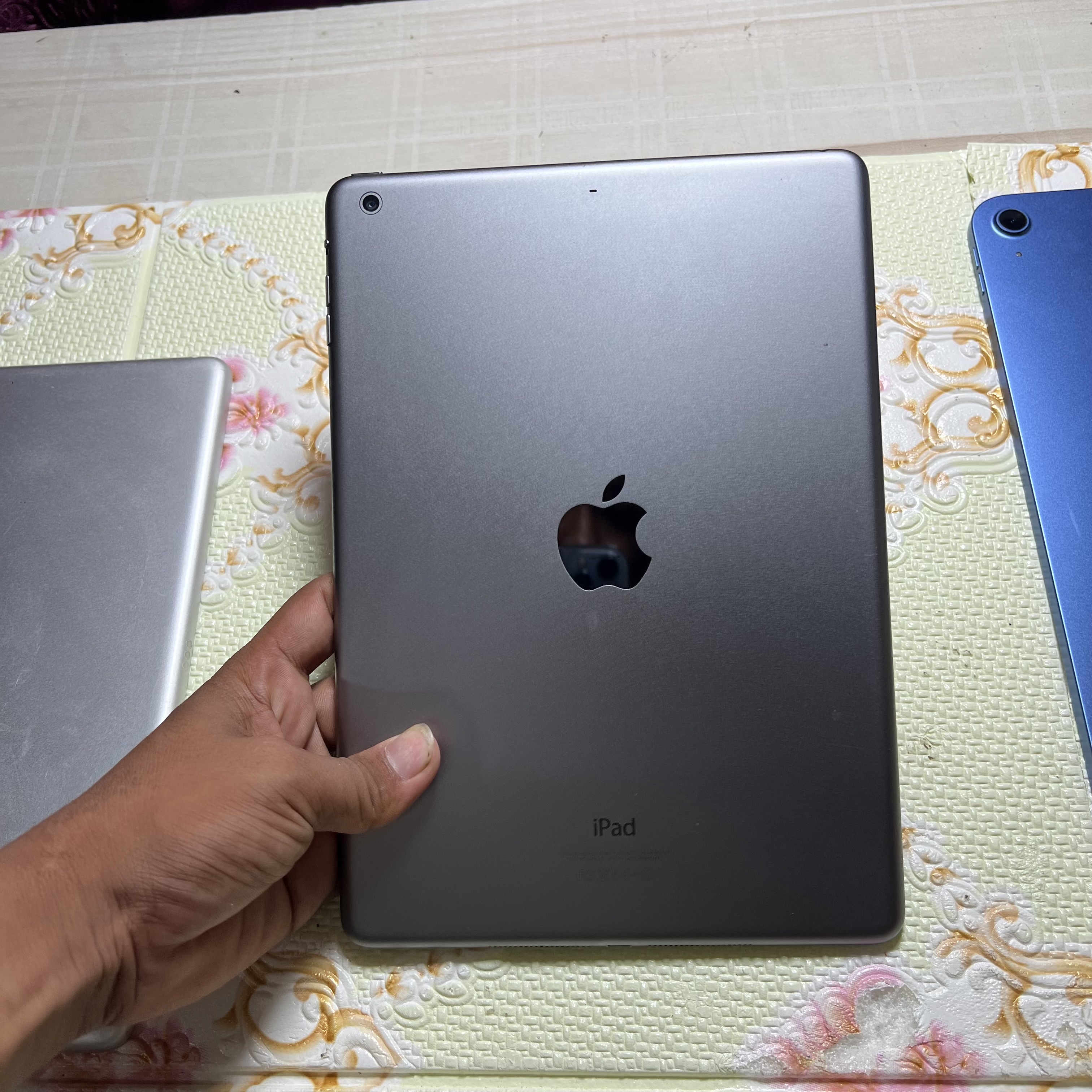 iPad 6 Gen 16Gb - Dashain Offer Full Genuine Set ( Iphone In Nepal )