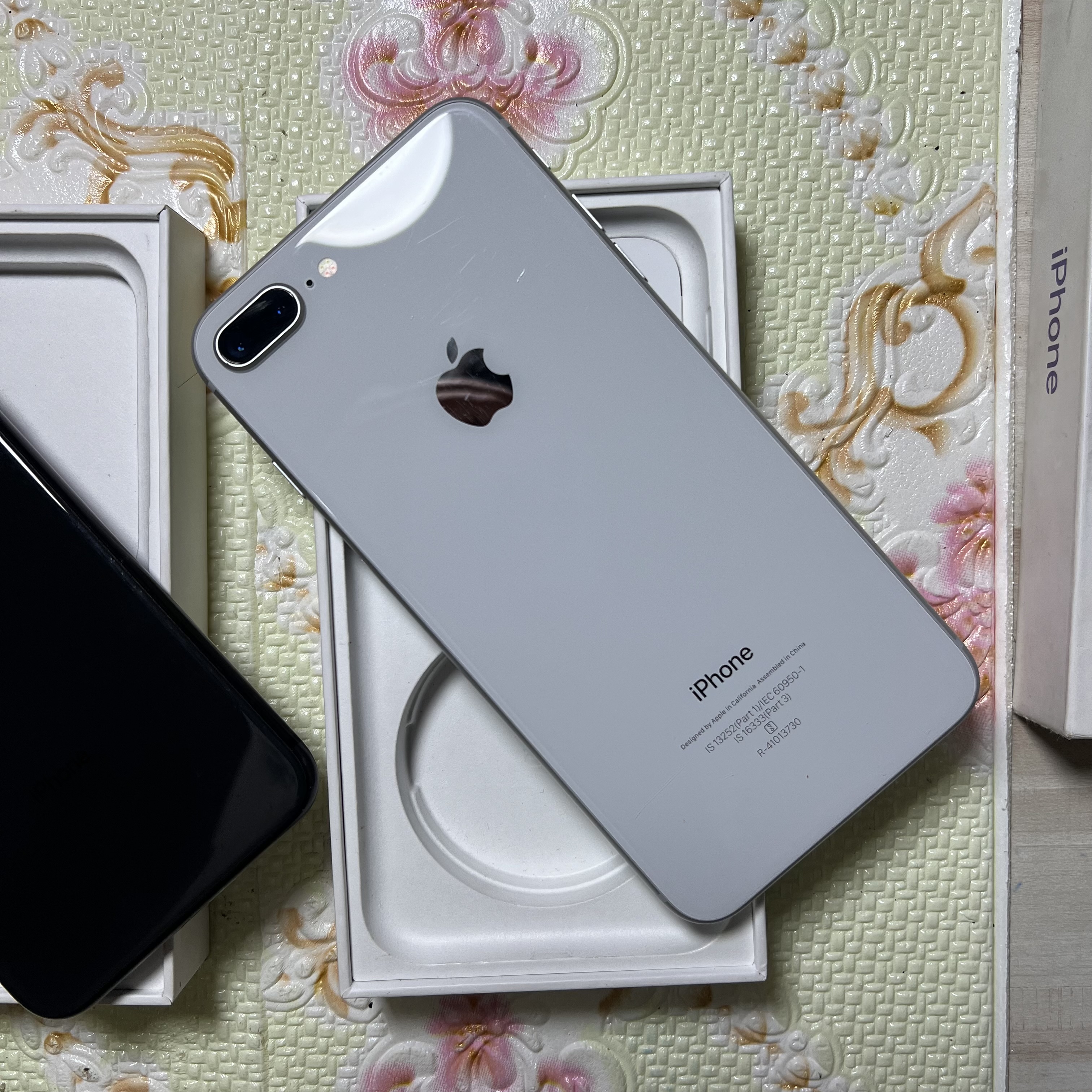 Iphone 8Plus 256Gb - Full Genuine Set ( Iphone In Nepal ) 