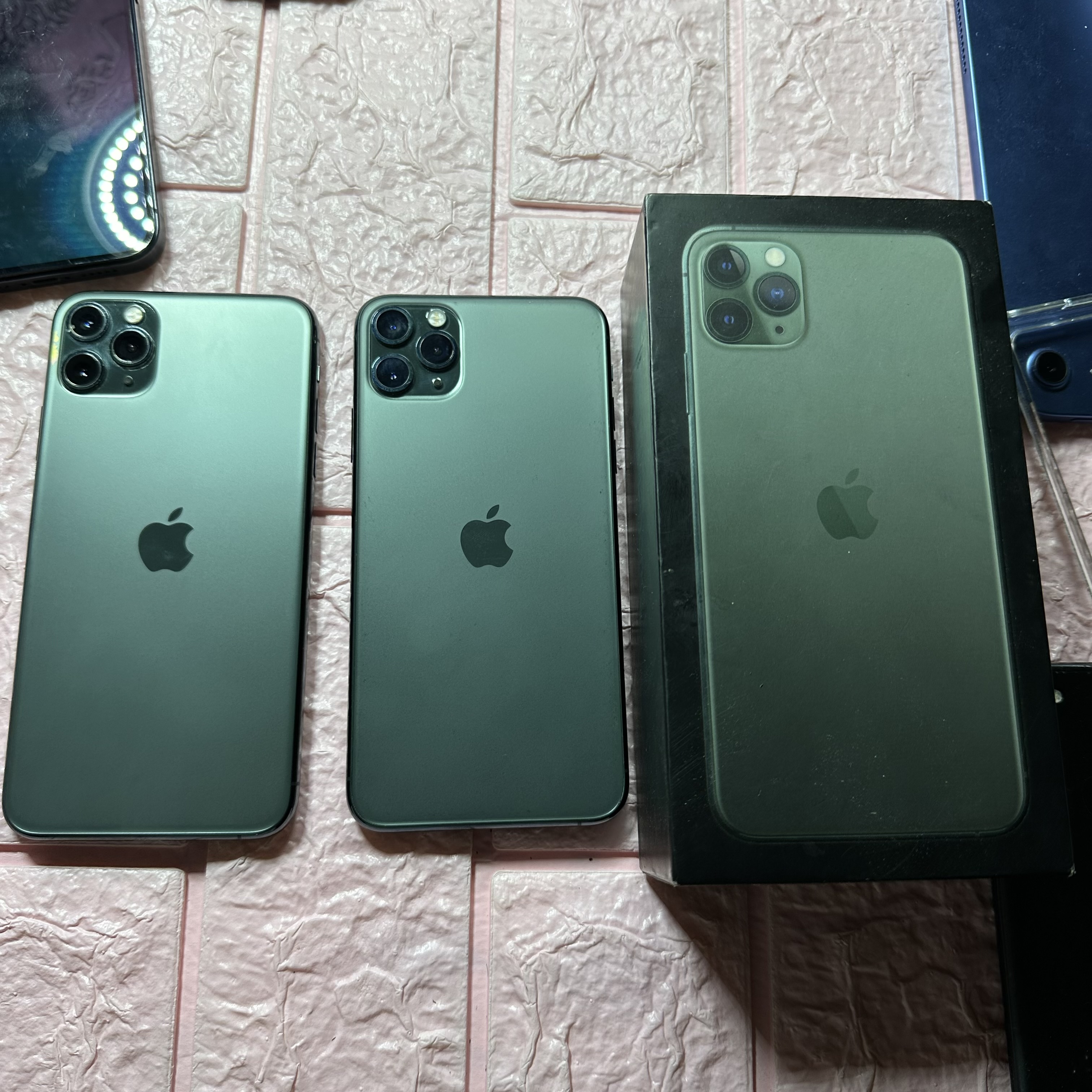 iPhone 11 Pro Max  256gb  Full Genuine Set ( Iphone In Nepal )