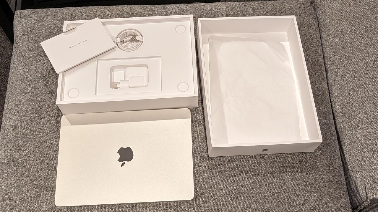 Apple MacBook Air M3 (2024)