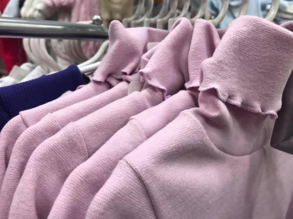 Trikotažinis golfas su pūkeliu ALYVOS
